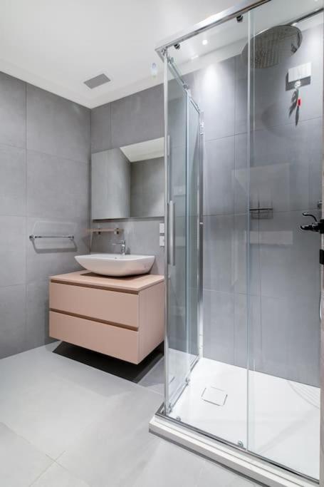 Sauna e Garage privati - Luxury Apartment Dolomiti view 4