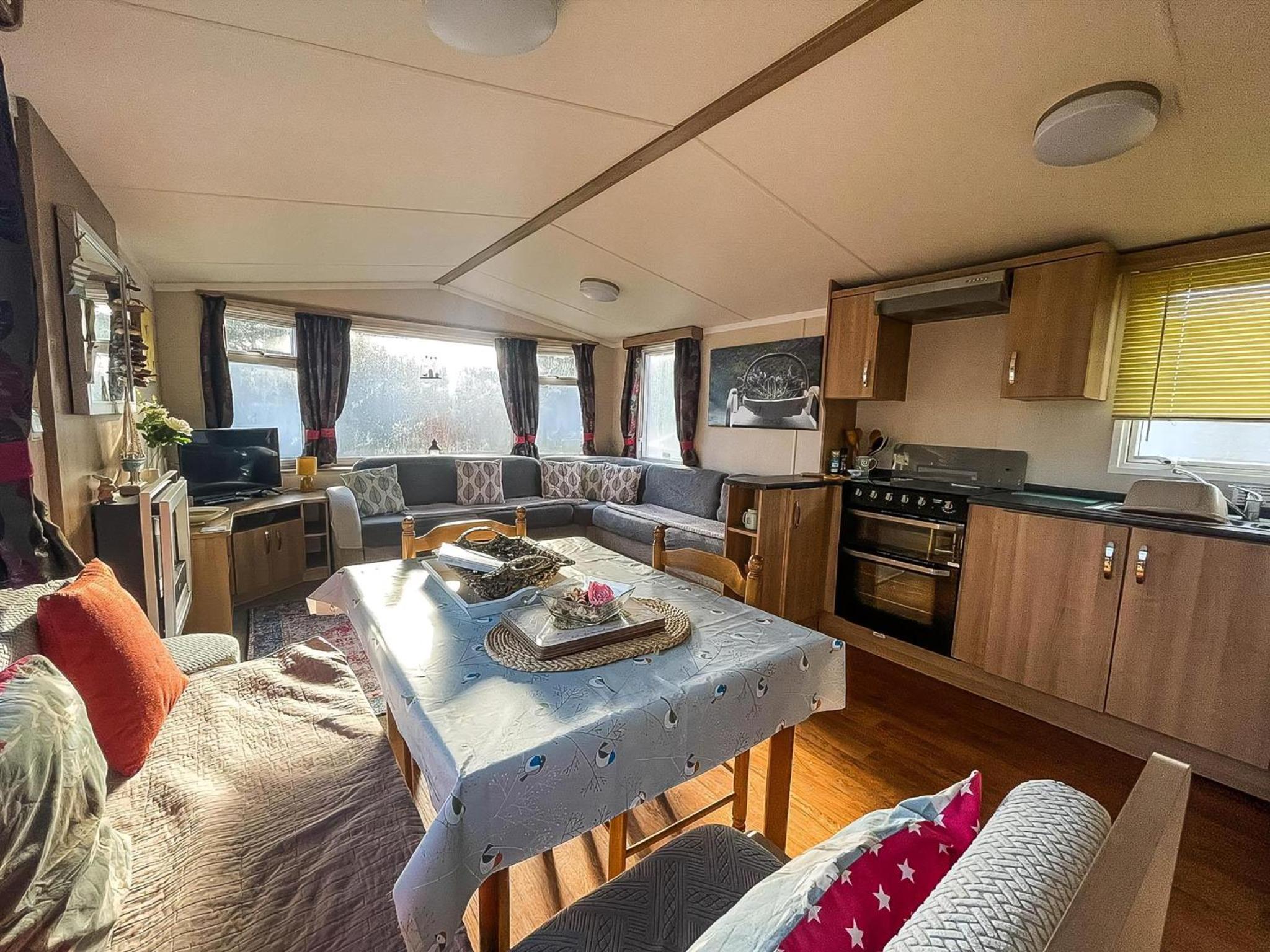 Superb 8 Berth Caravan At Caldecott Hall Country Park, Norfolk Ref 91055C view 4