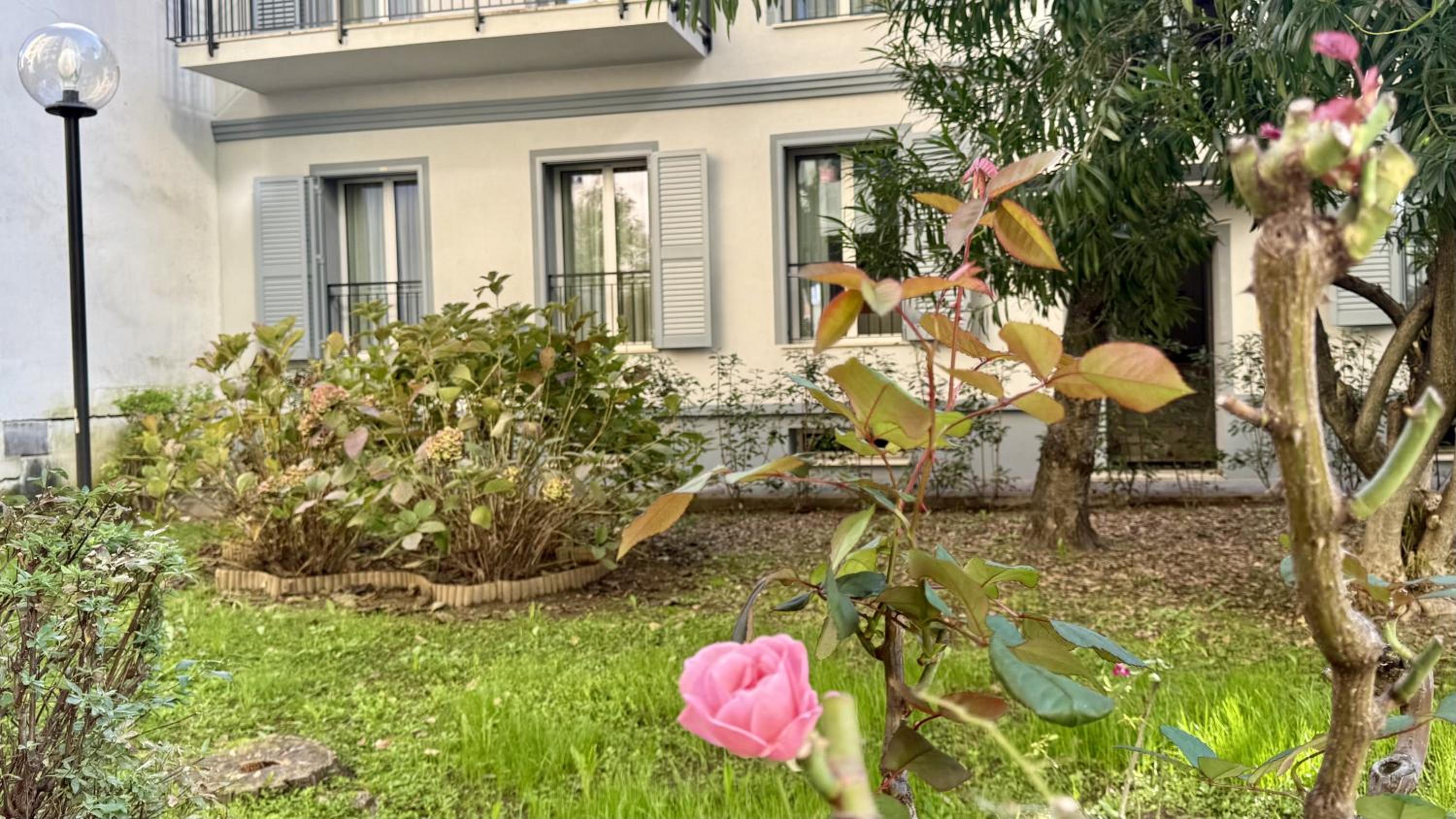 Teodorico Apartments - Quiet Garden View Apartment with Parking