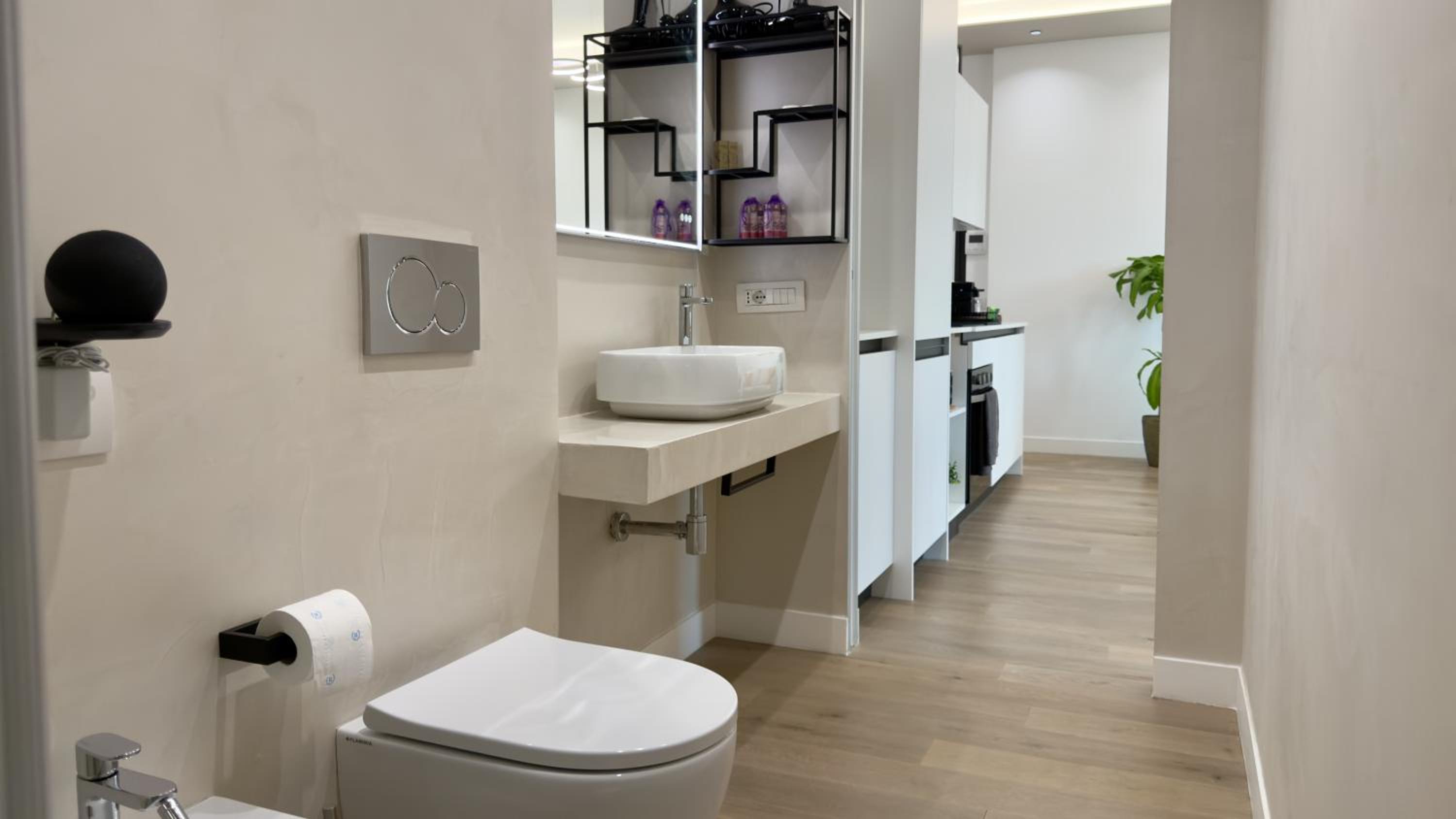 Teodorico Apartments - Quiet Garden View Apartment with Parking