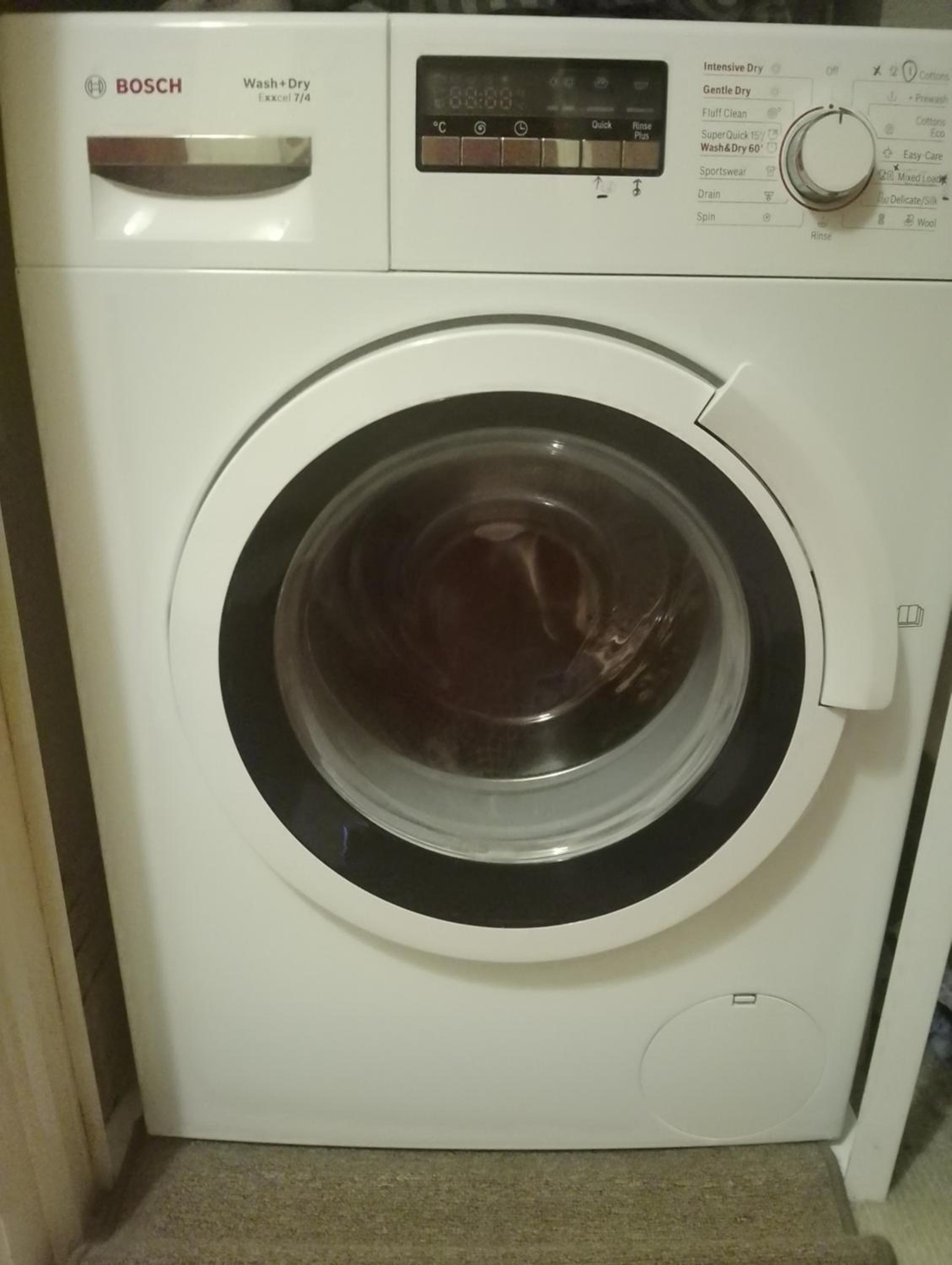 Beautiful apartment in Kew, Richmond London with Free Underground Parking Balcony