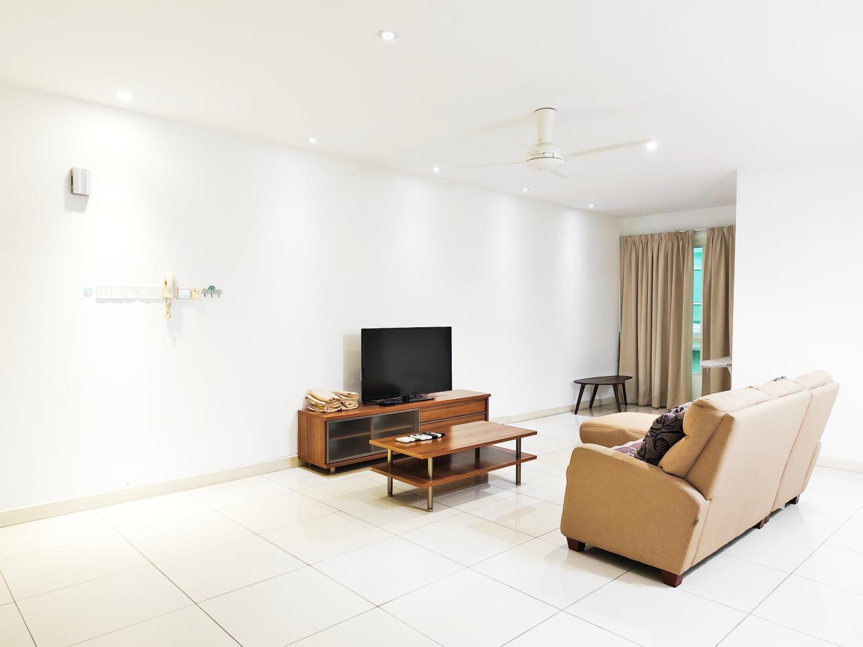 VR3 Sunway Velocity Spacious Apt中文房東
