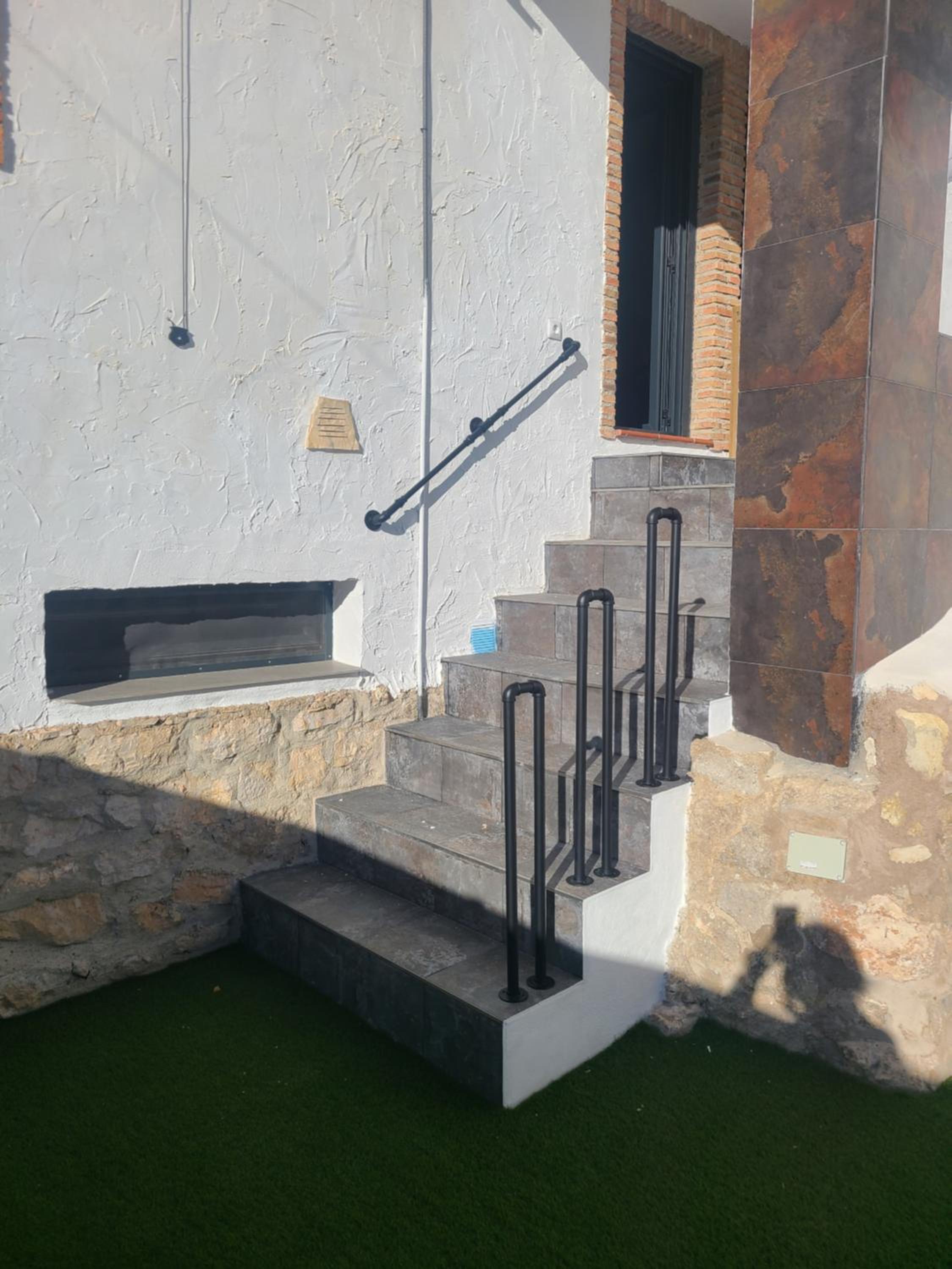 CASA CUEVA A-TIPICA