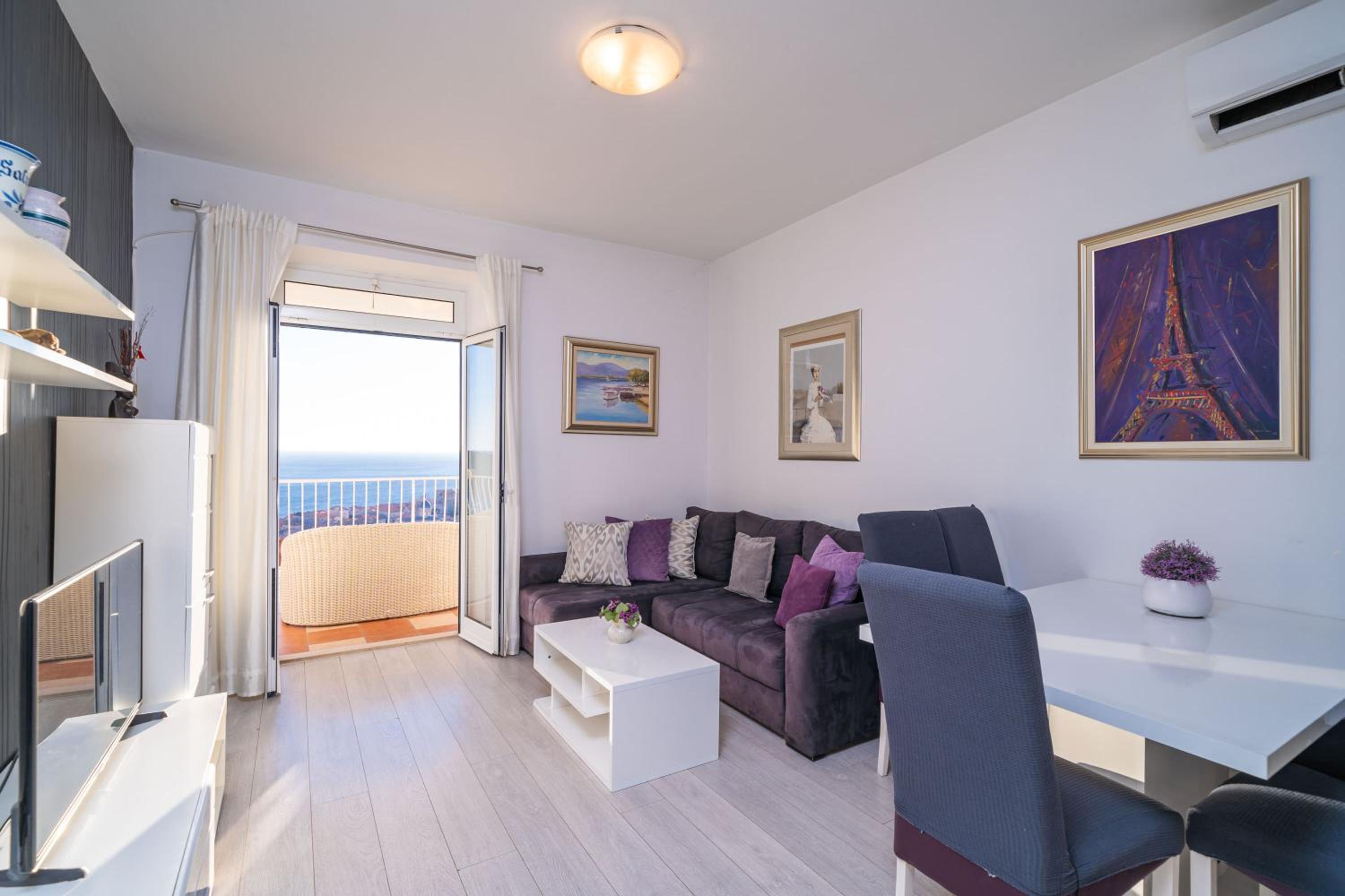 Sunshine Rhapsody Apartment