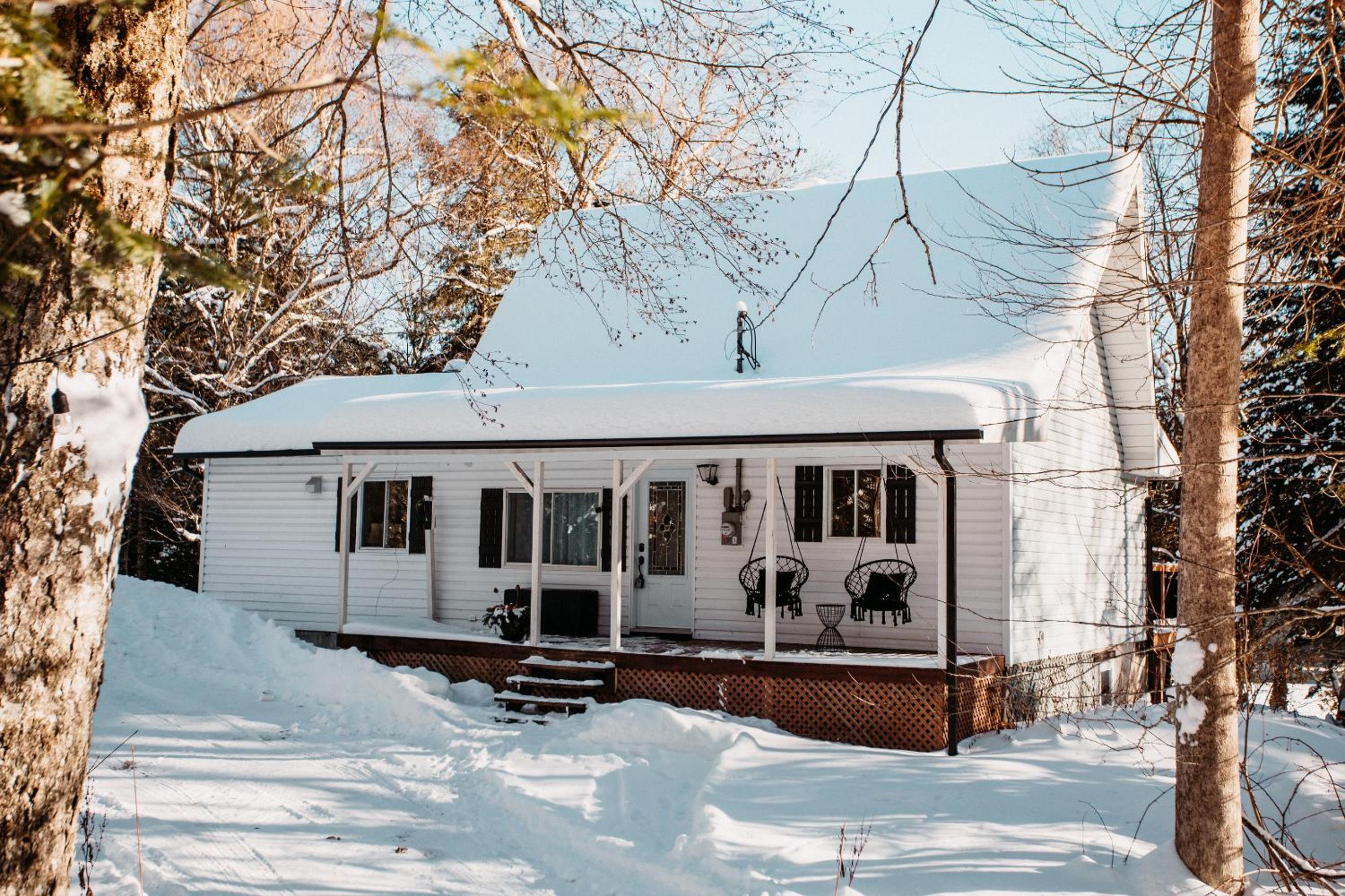 Cottage Le Petit Renard Waterfront & Jacuzzi