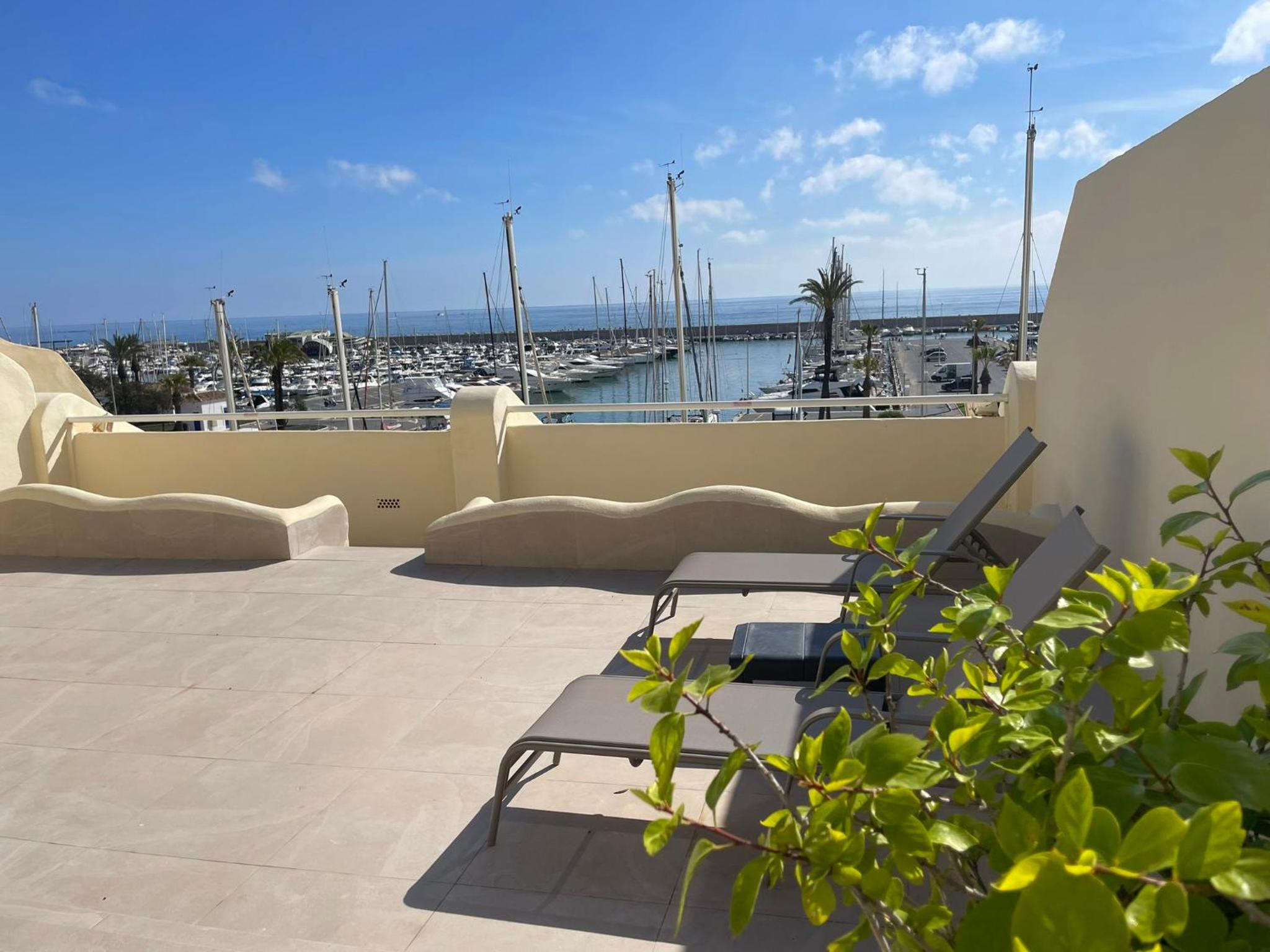 Isla Puerto Marina