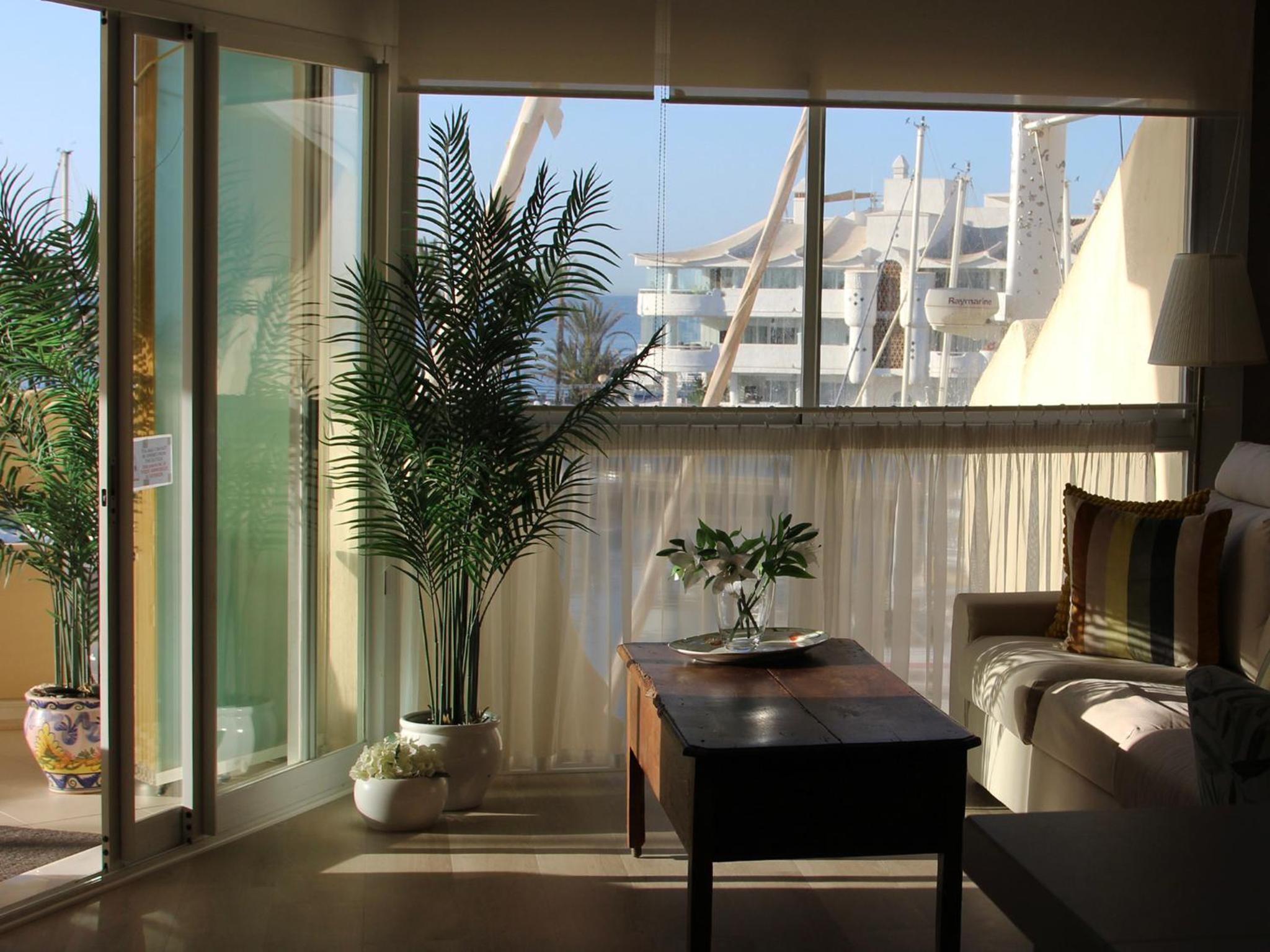 Isla Puerto Marina