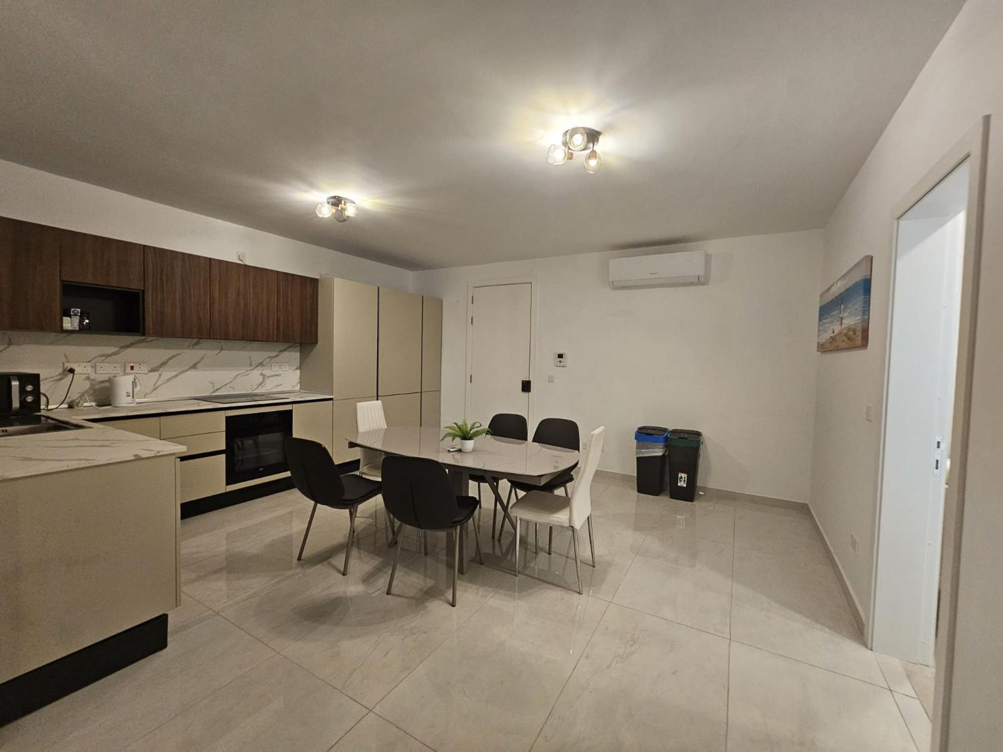 Luxurious Sliema Apartment Near Valletta Ferry