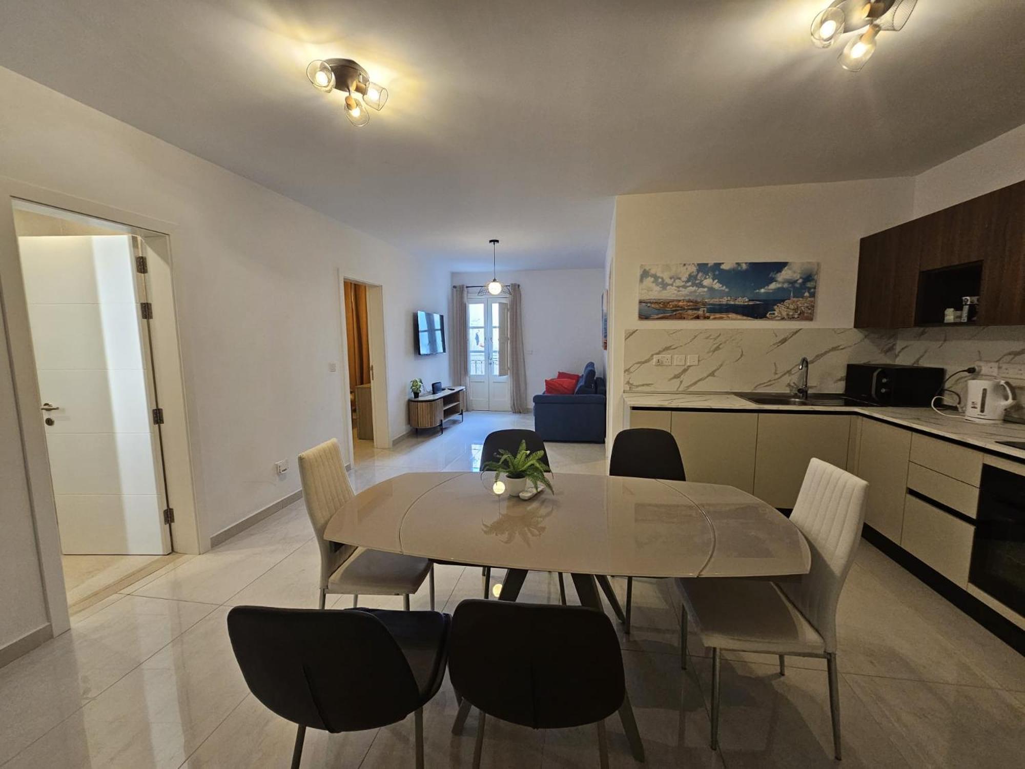 Luxurious Sliema Apartment Near Valletta Ferry