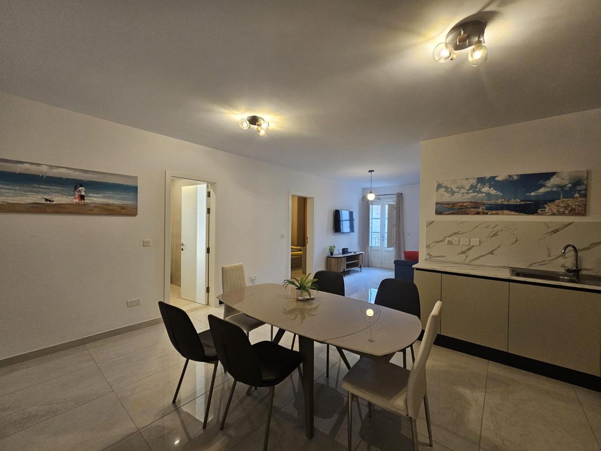 Luxurious Sliema Apartment Near Valletta Ferry