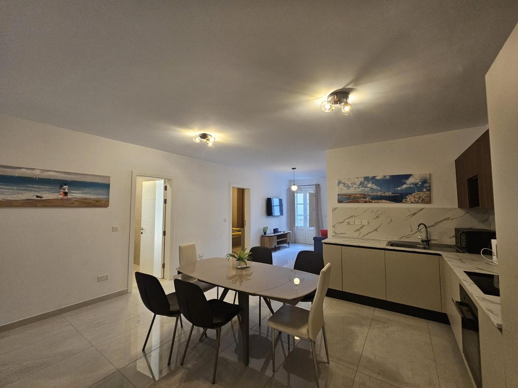 Luxurious Sliema Apartment Near Valletta Ferry