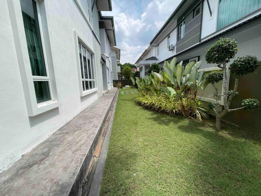 Bungalow in exclusive area photo 5