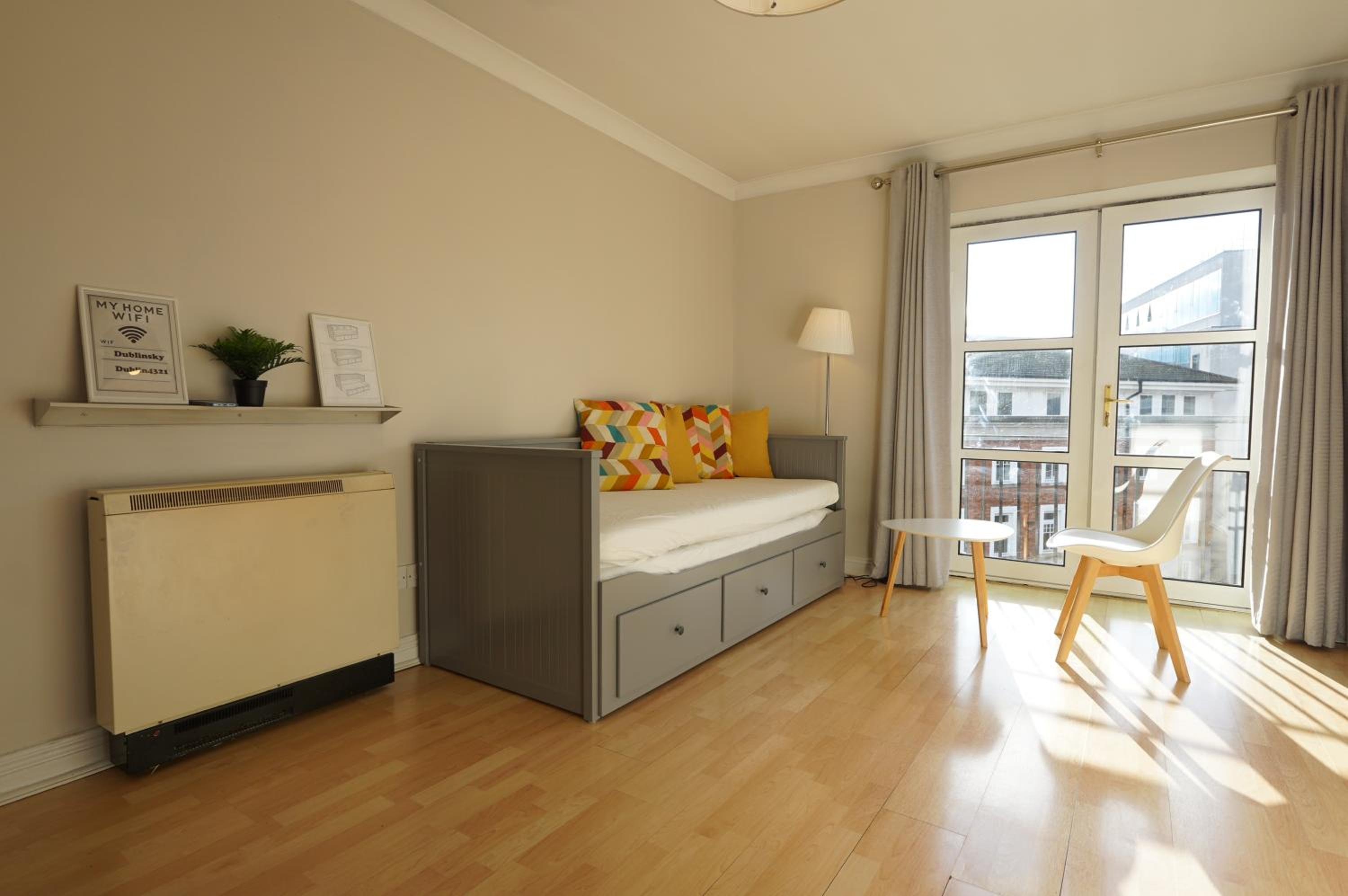 City center apt free parking