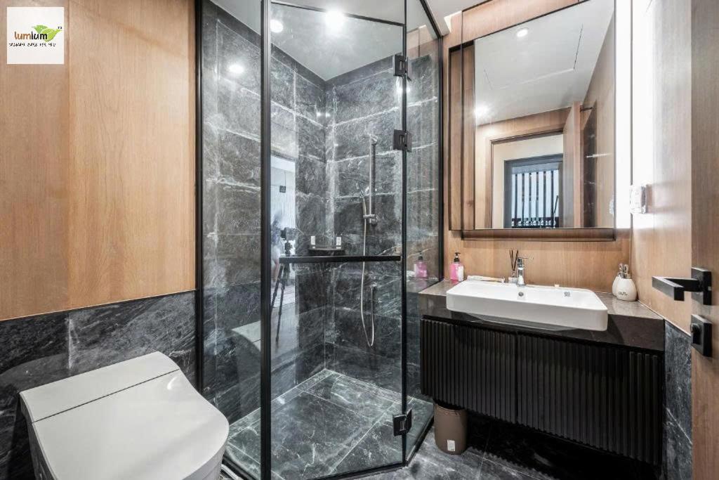 The Lumiere Riverside Residence Apartment