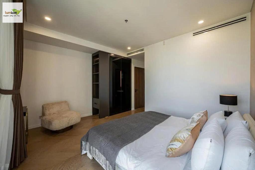 The Lumiere Riverside Residence Apartment