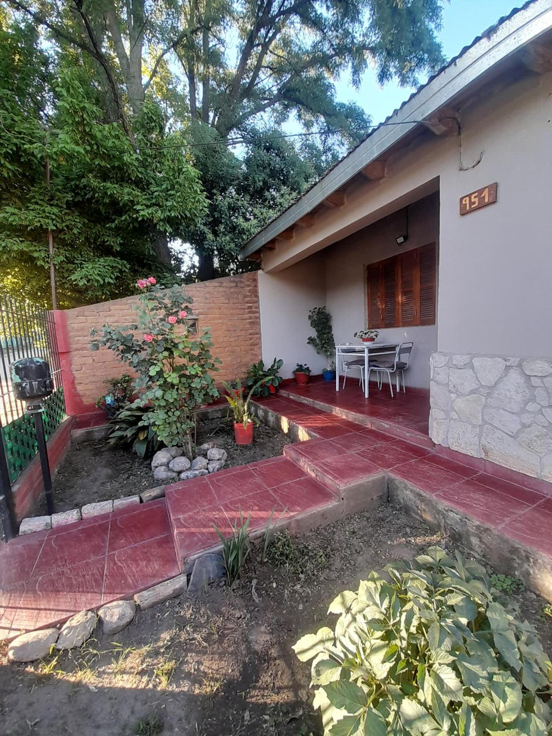 Casa en Juana Koslay - Ave Fénix
