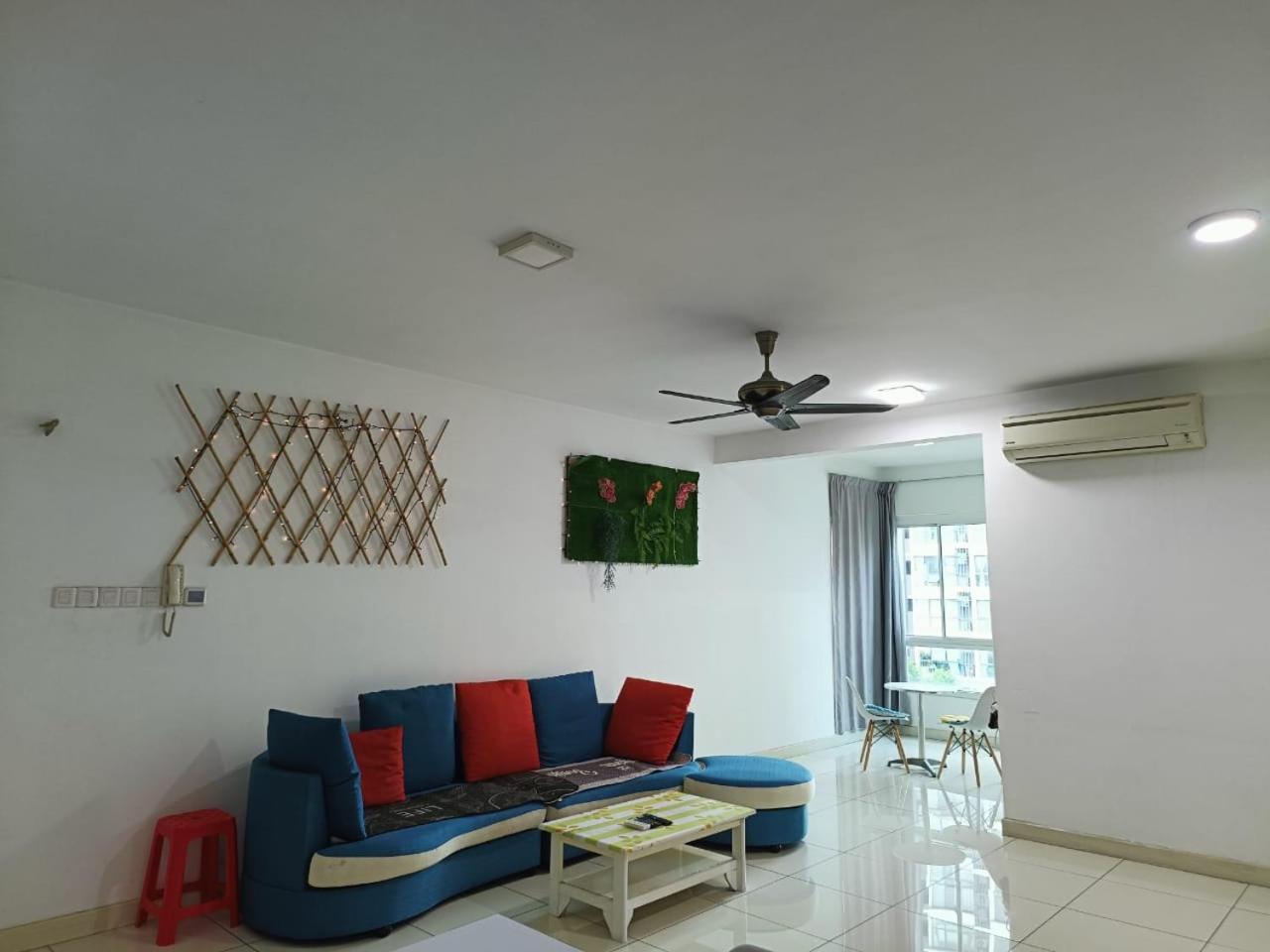 VR3 Sunway Velocity Spacious Apt中文房東
