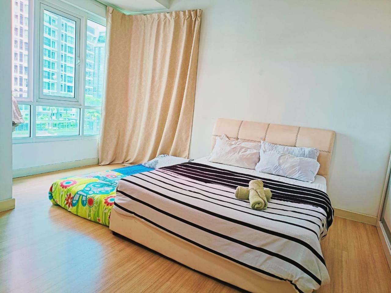 VR3 Sunway Velocity Spacious Apt中文房東