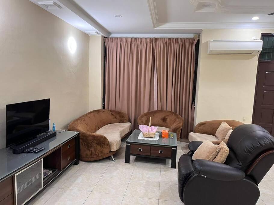 Double Storey at heart of Seberang Jaya photo 4