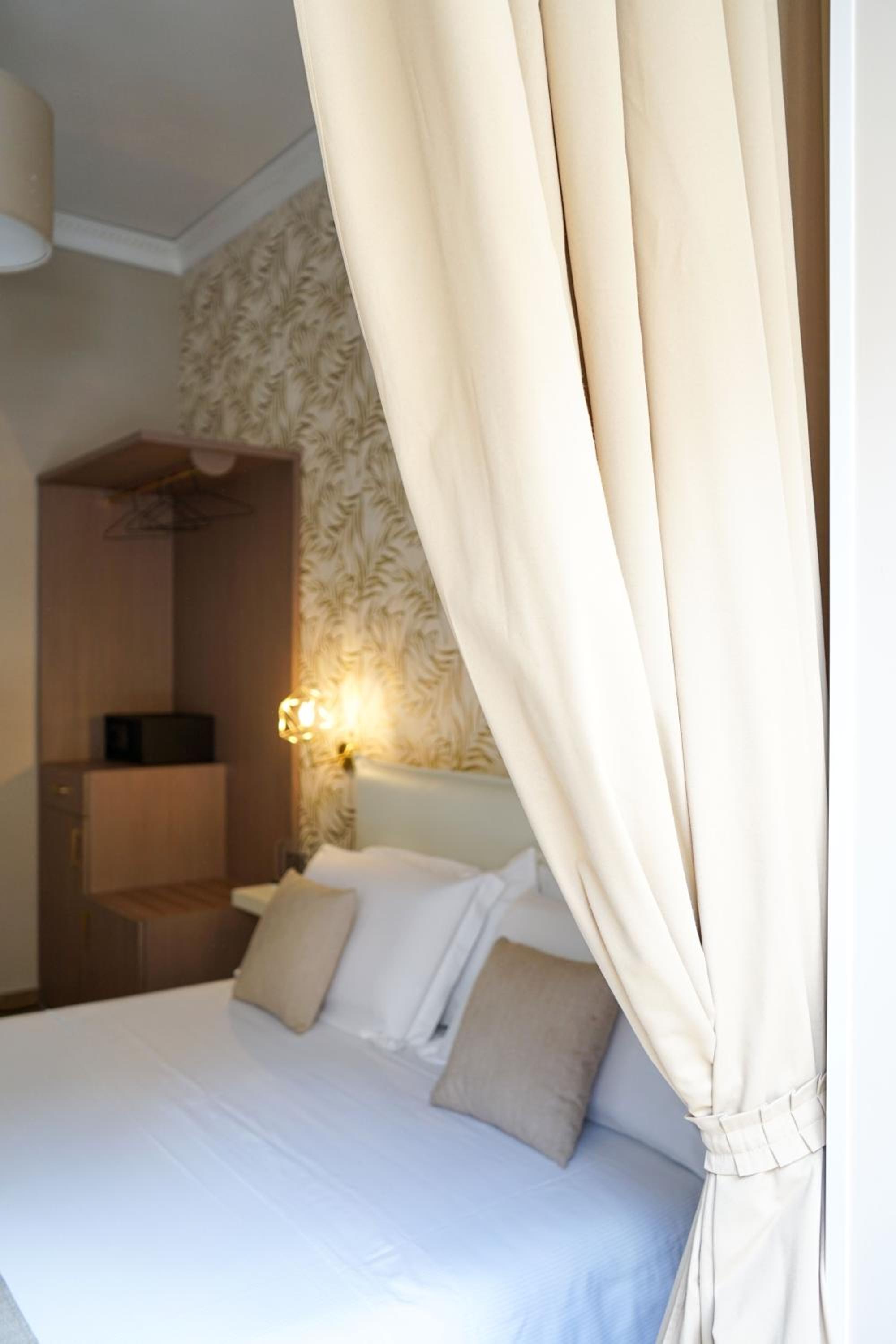 Parthenope Rooms