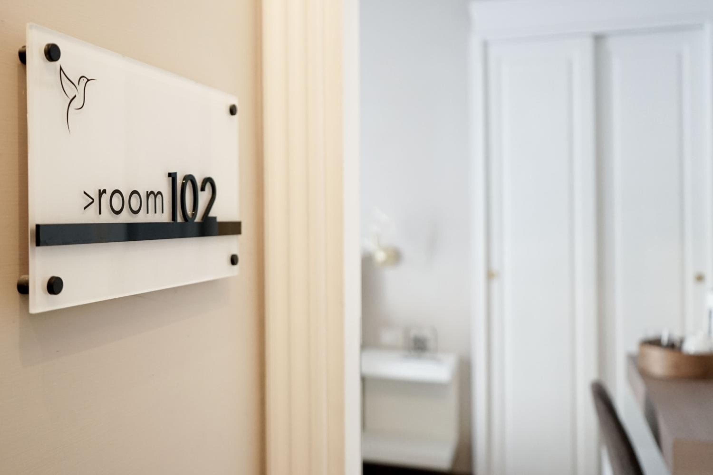 Parthenope Rooms