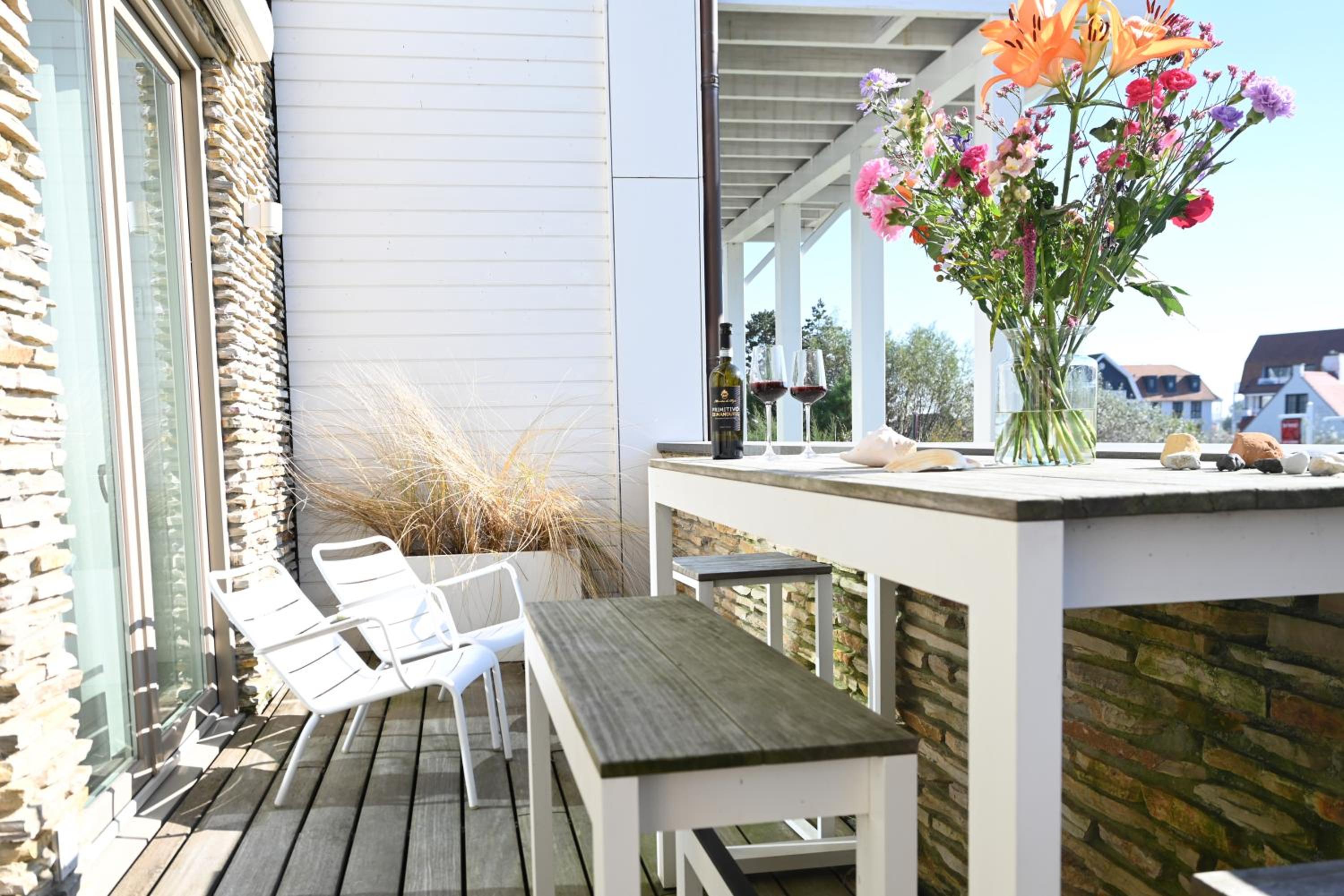 Villa Mer, Bardot - Luxury apartment in Badhuis with swimming pool and sauna near the beach