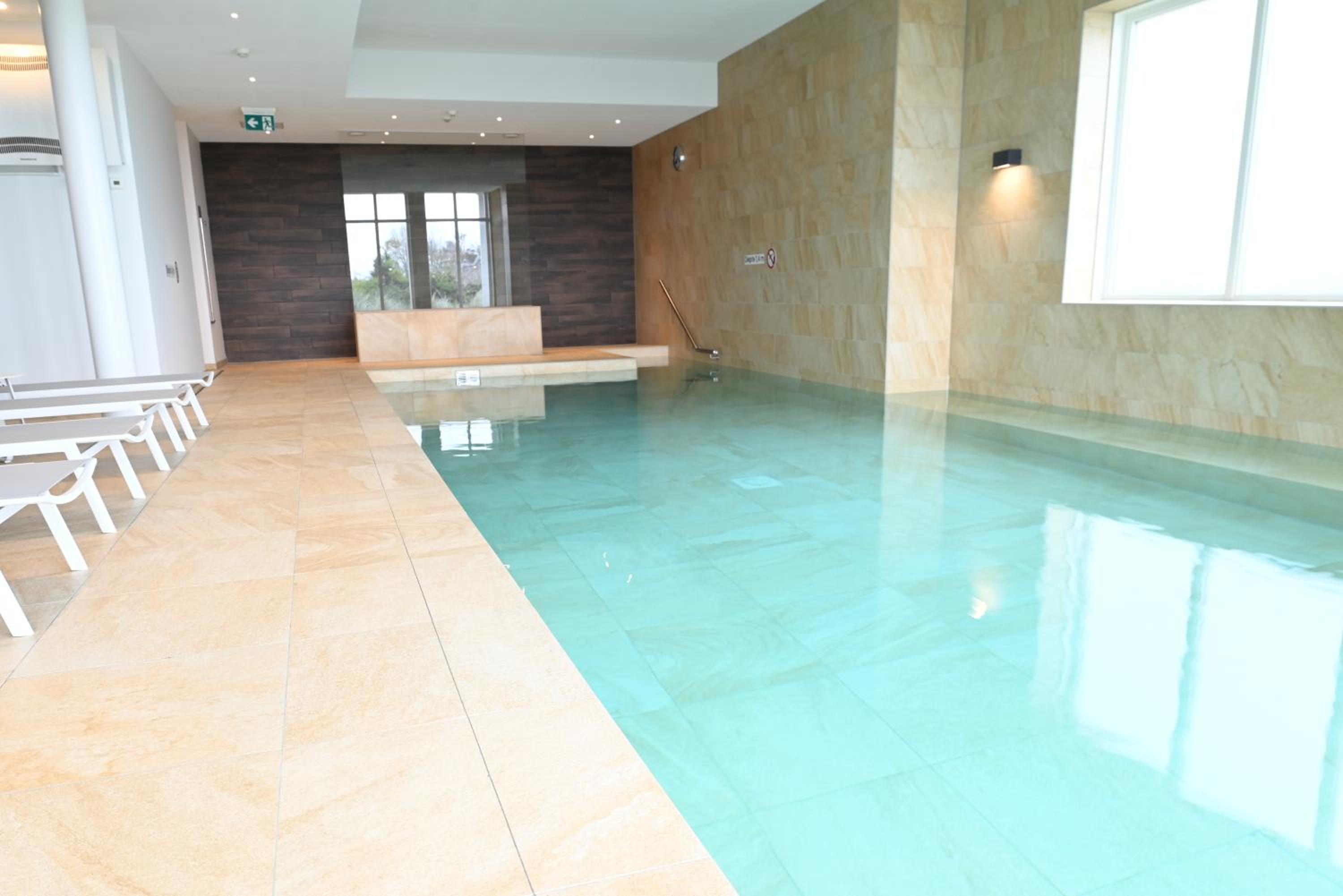 Villa Mer, Bardot - Luxury apartment in Badhuis with swimming pool and sauna near the beach