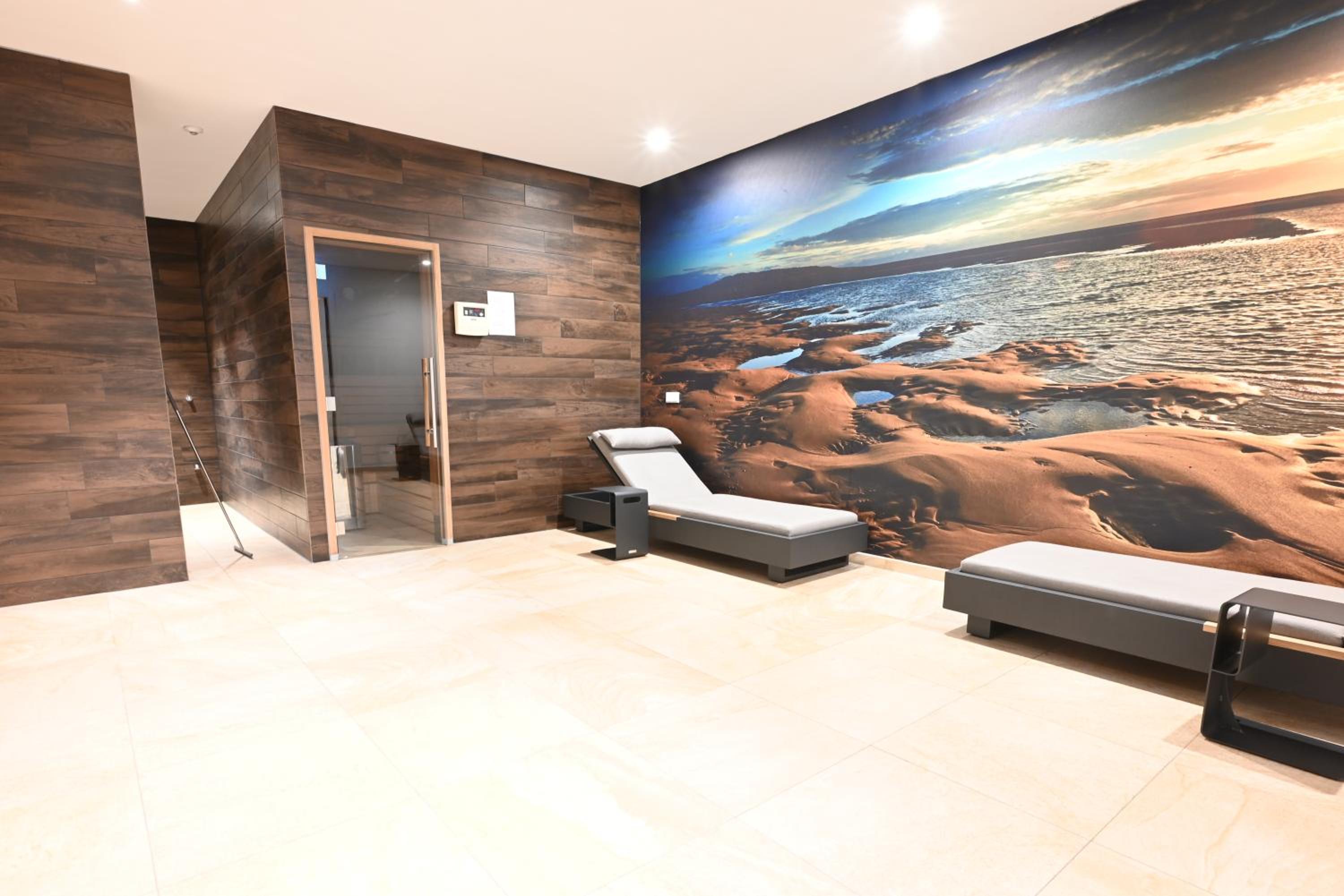 Villa Mer, Bardot - Luxury apartment in Badhuis with swimming pool and sauna near the beach