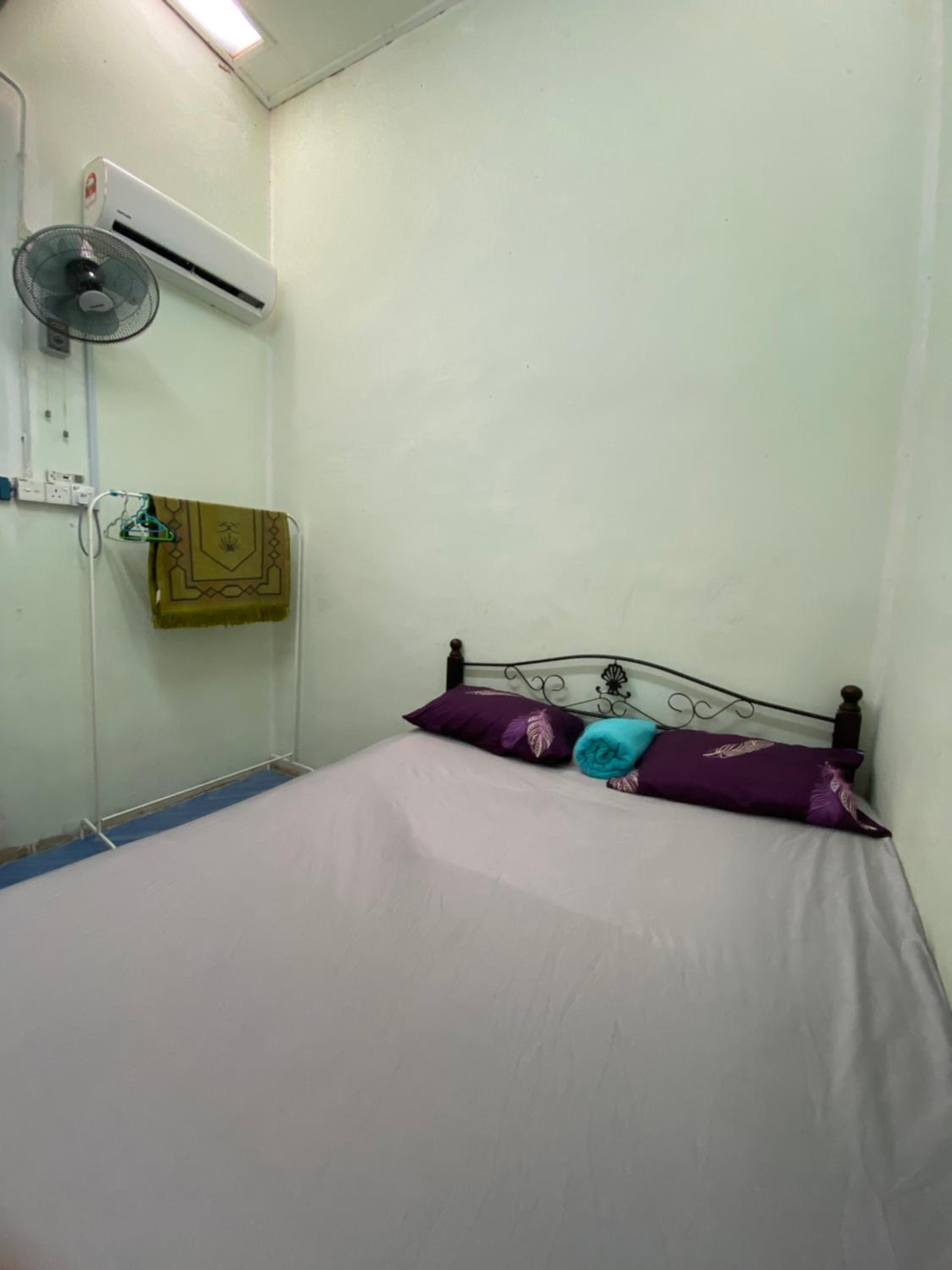 umi homestay batu buruk photo 4
