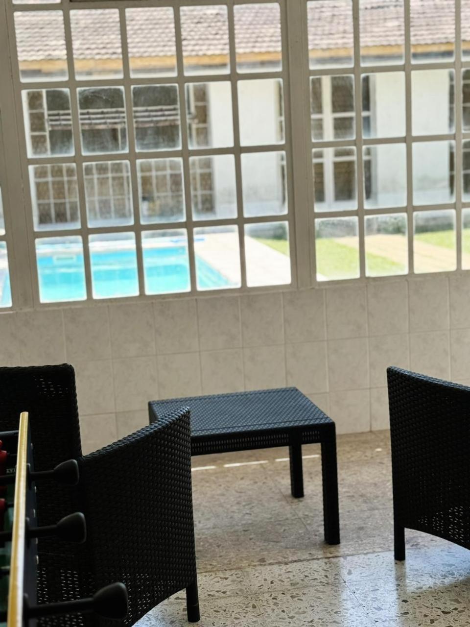 Casa Zona Residencial , pileta, garage doble y quincho con parrilla