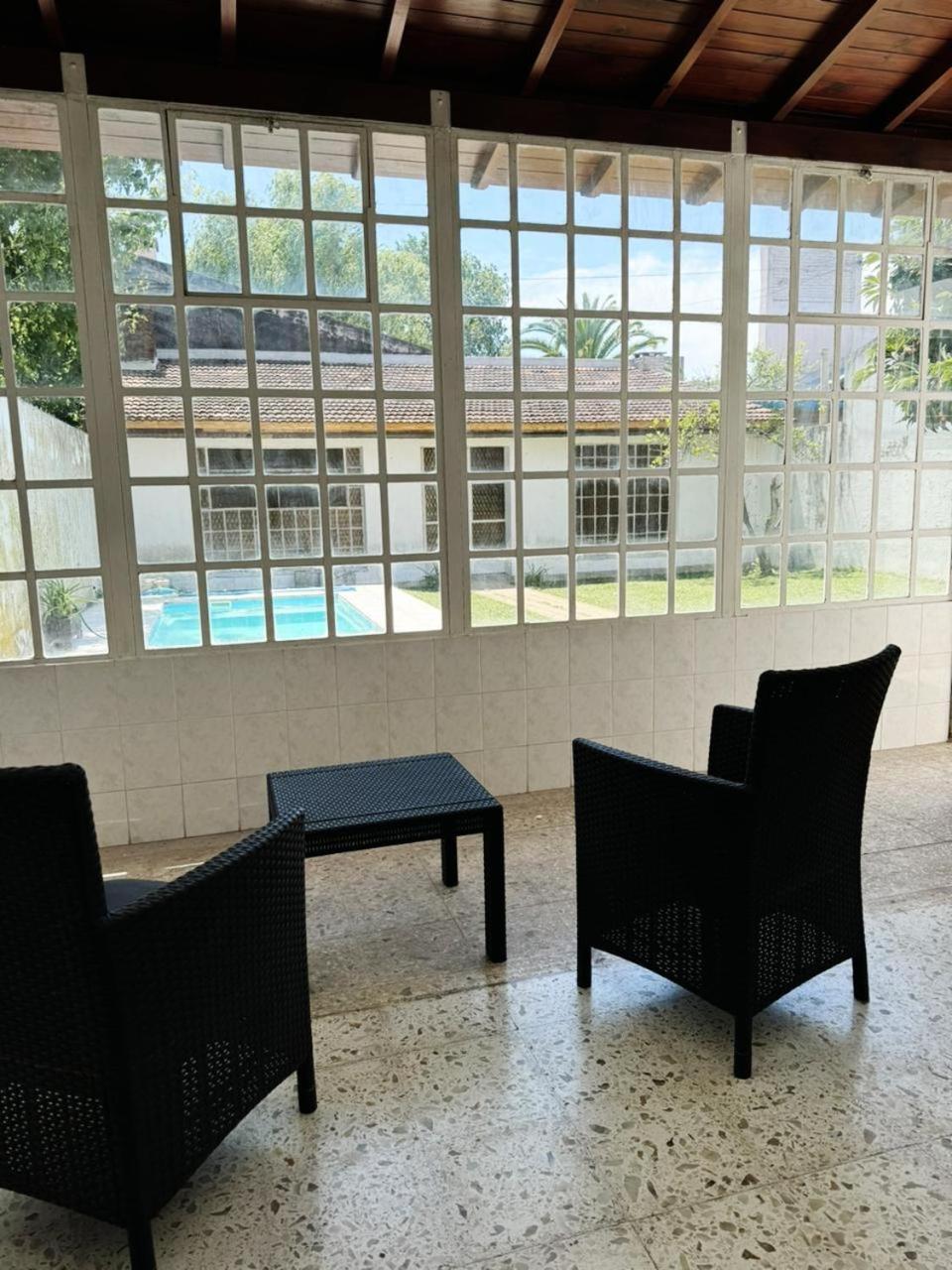 Casa Zona Residencial , pileta, garage doble y quincho con parrilla