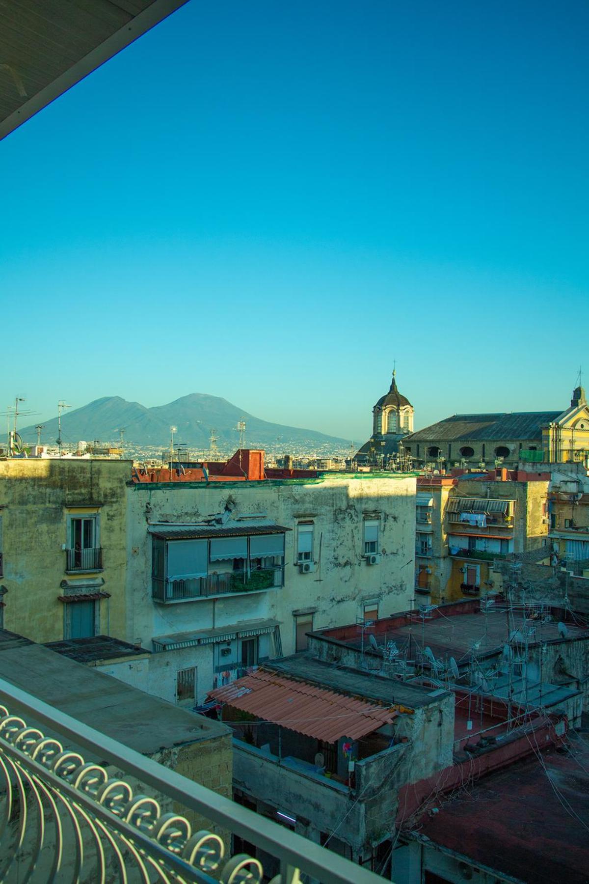WANDERLUST SPACCANAPOLI Points Of View