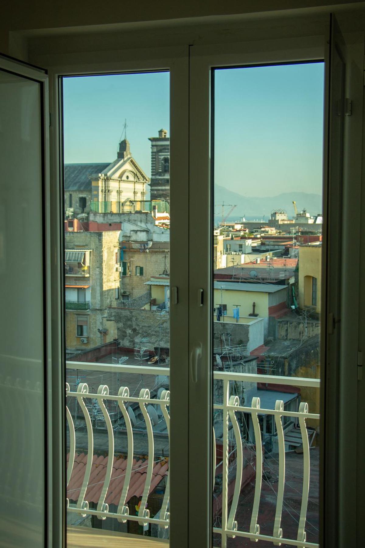 WANDERLUST SPACCANAPOLI Points Of View