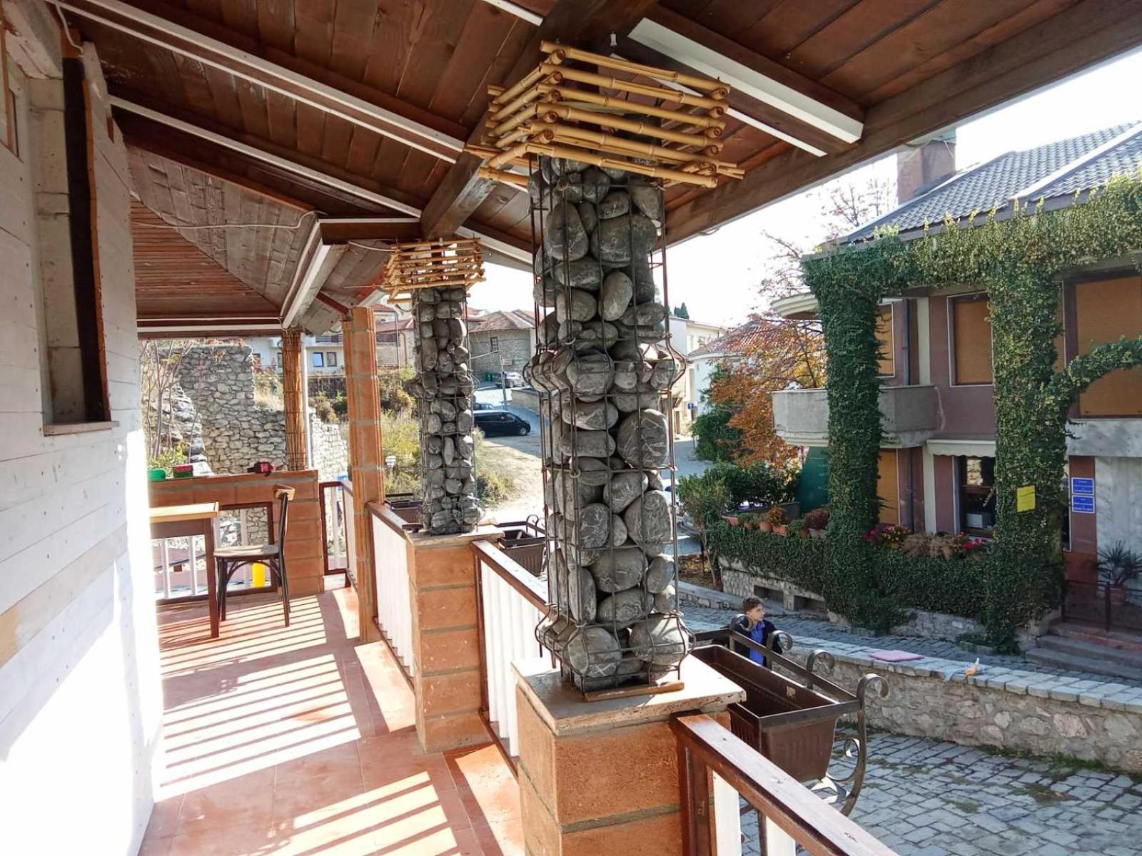 Stone Gate Apartments