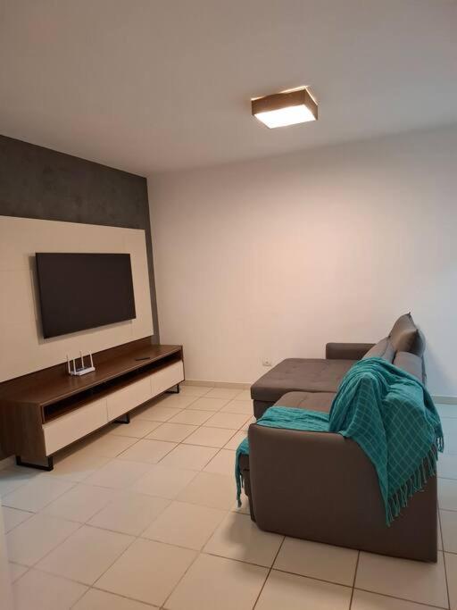 Espaçoso APTO com 3 quartos - área nobre do Itaguá