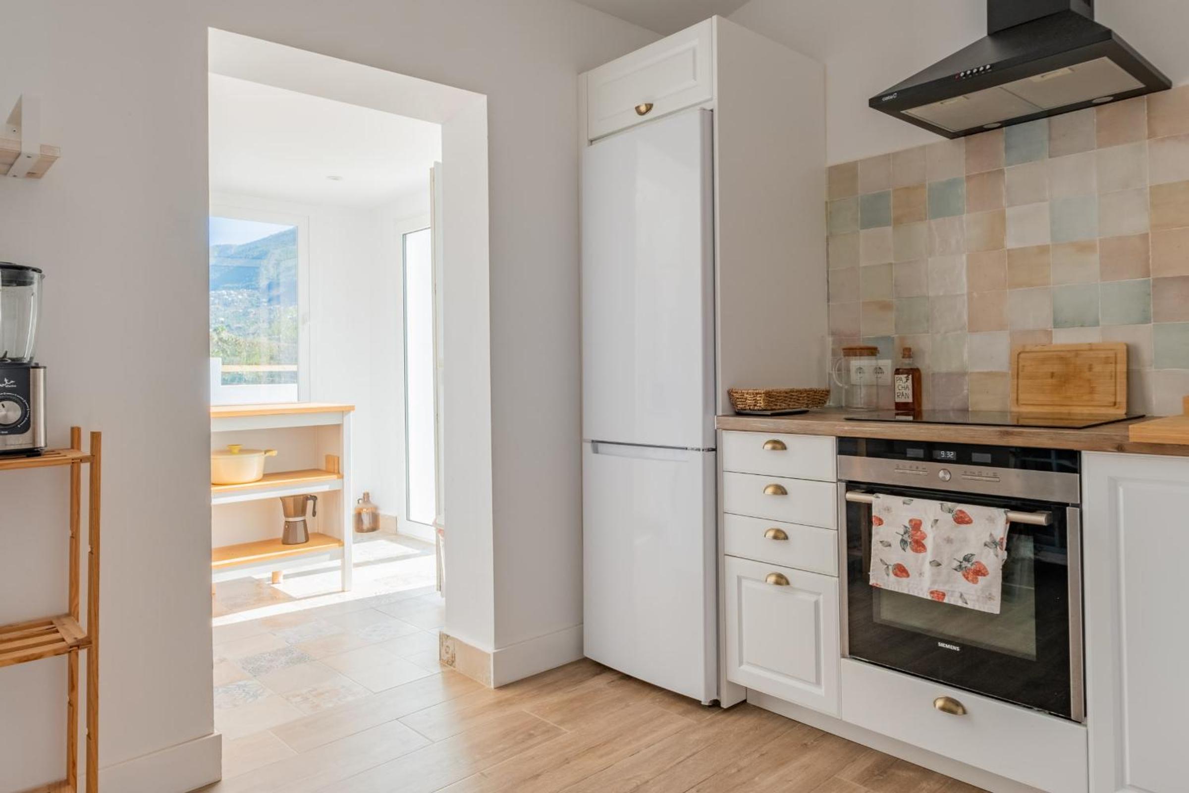 Villa Cayetana - Spacious 4-Bedroom Villa with Private Pool Terrace & BBQ