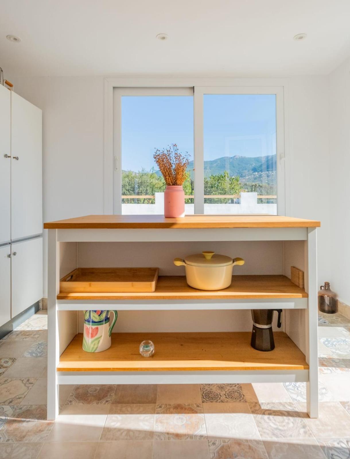 Villa Cayetana - Spacious 4-Bedroom Villa with Private Pool Terrace & BBQ