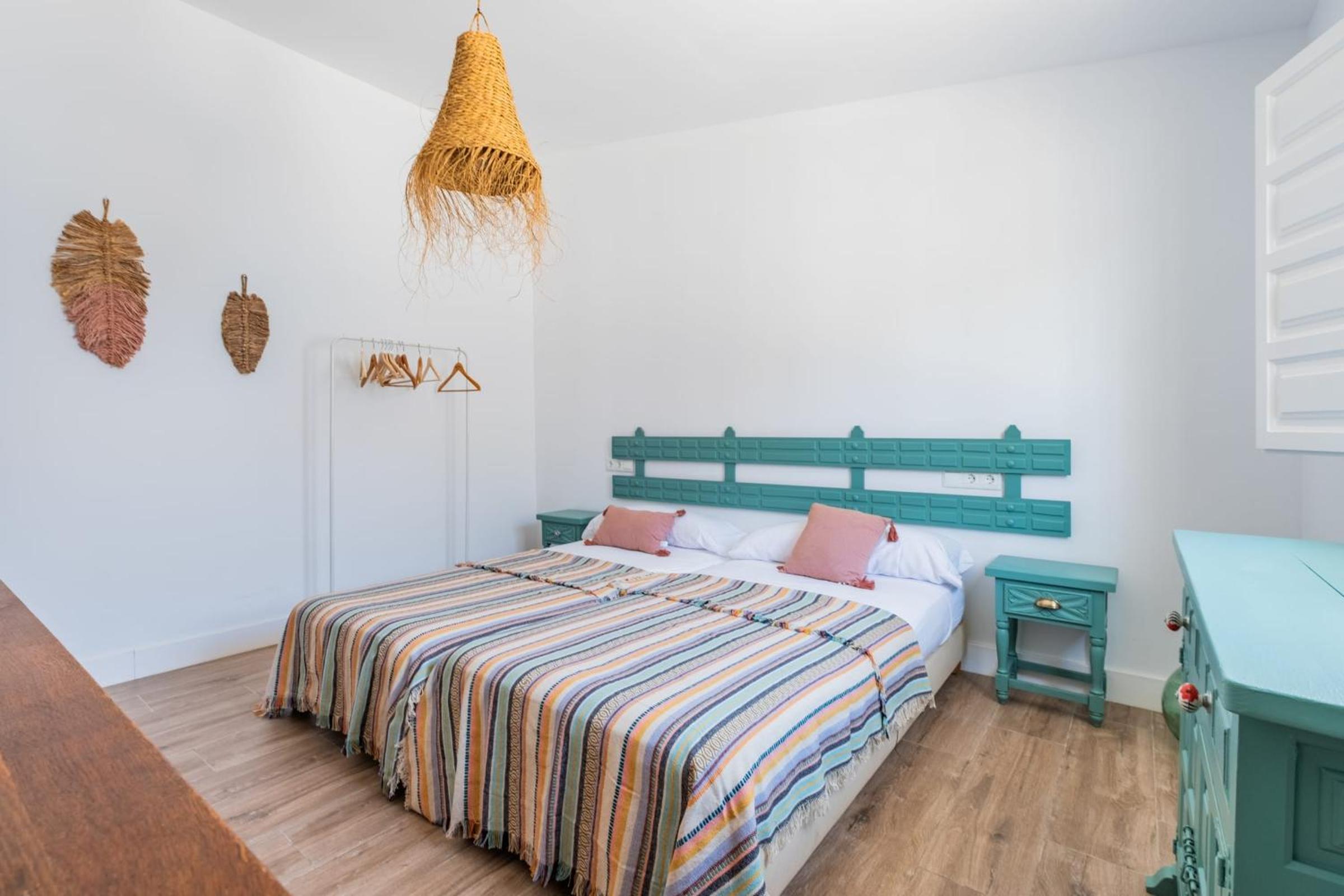 Villa Cayetana - Spacious 4-Bedroom Villa with Private Pool Terrace & BBQ
