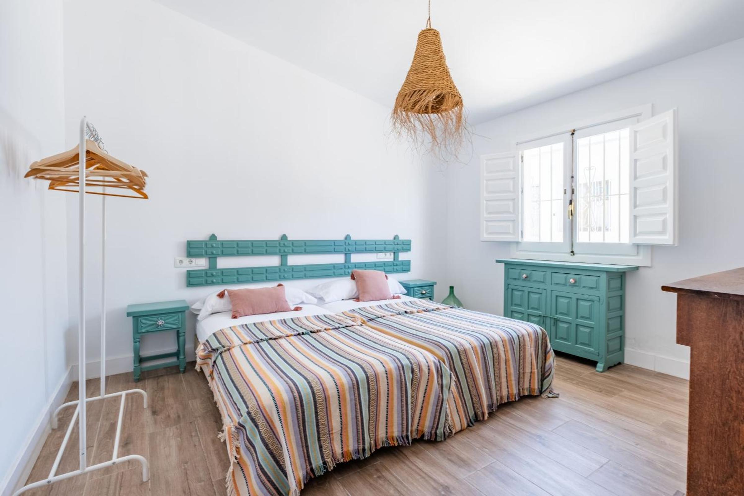 Villa Cayetana - Spacious 4-Bedroom Villa with Private Pool Terrace & BBQ