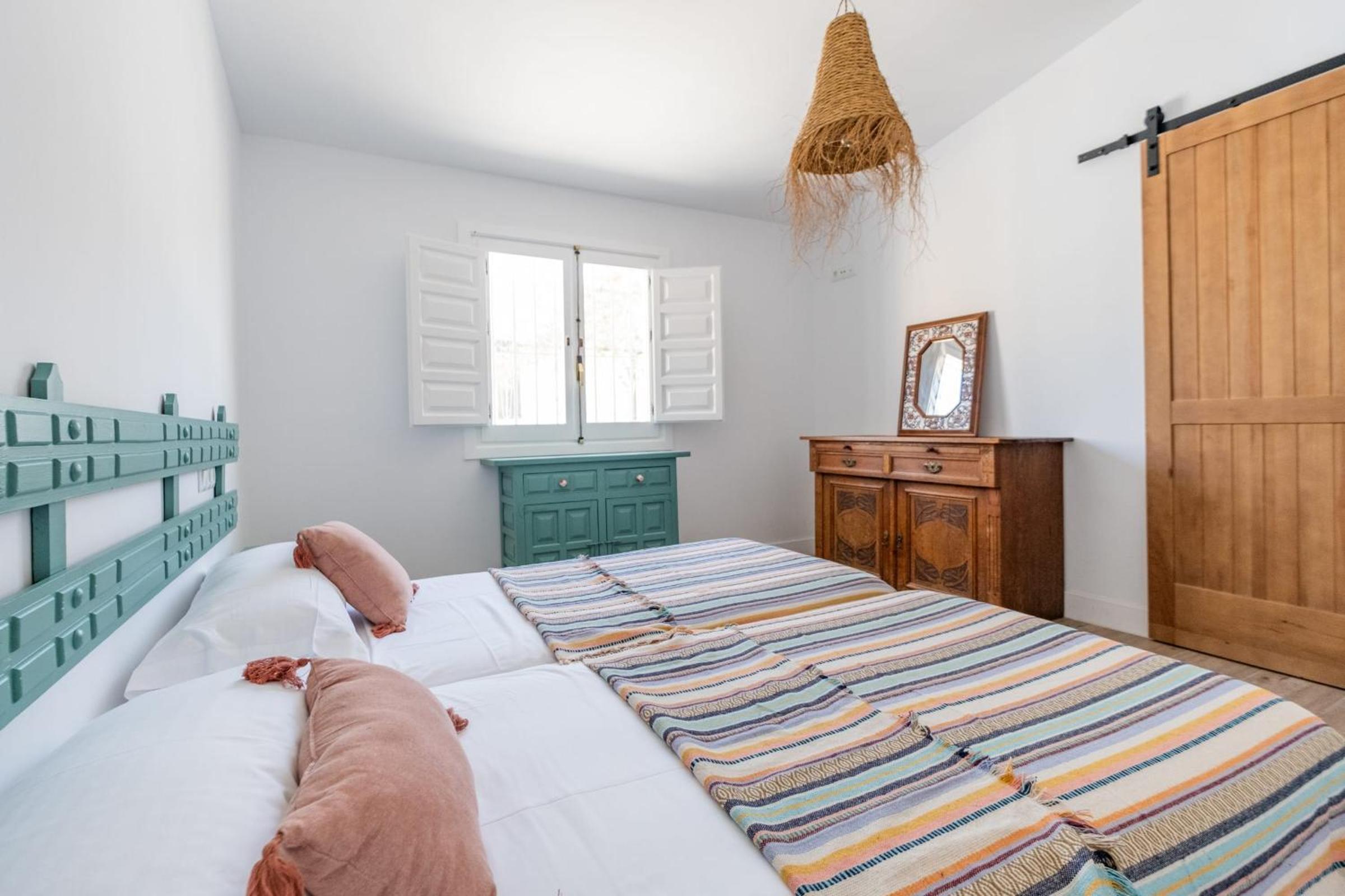 Villa Cayetana - Spacious 4-Bedroom Villa with Private Pool Terrace & BBQ