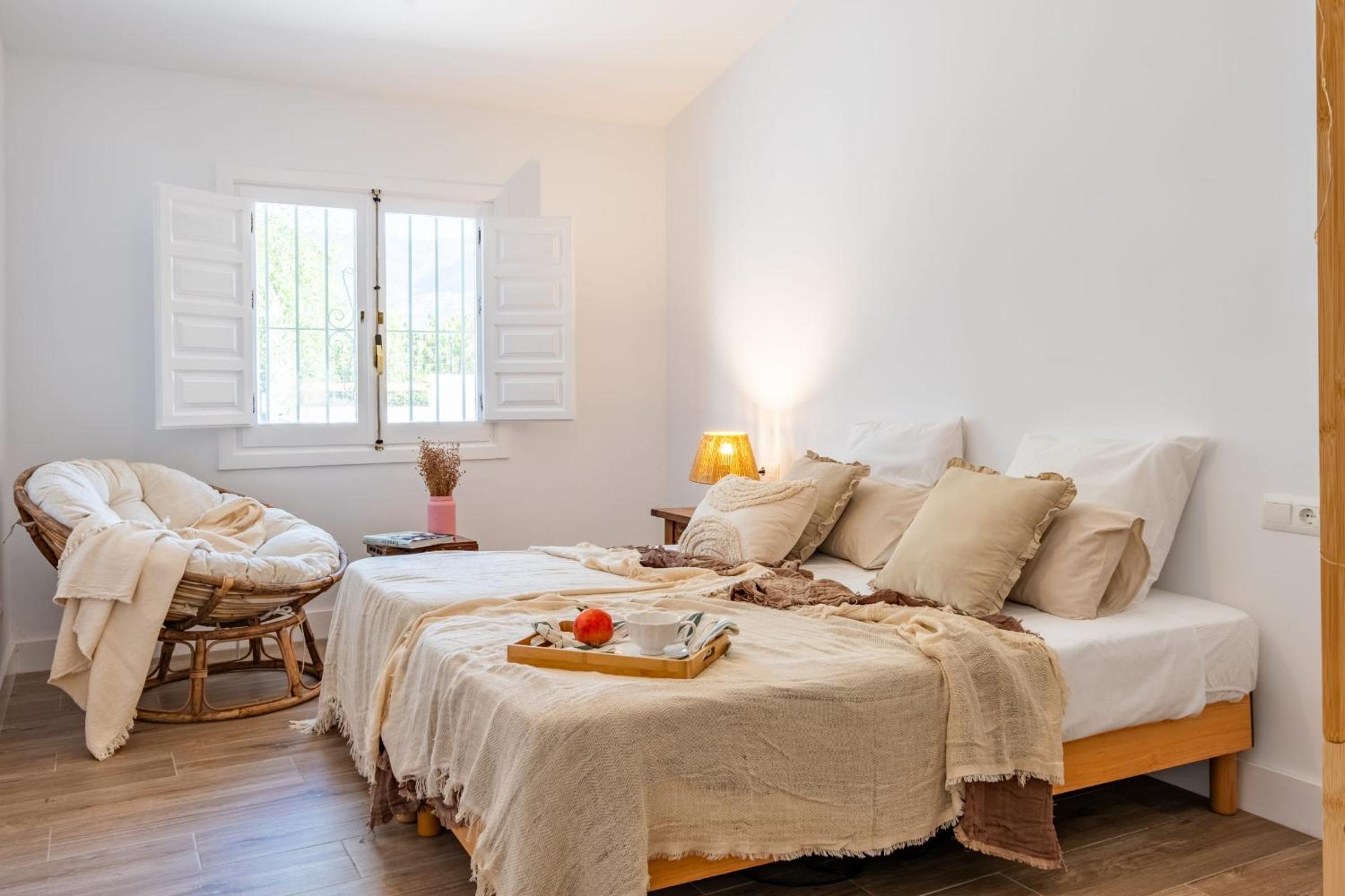 Villa Cayetana - Spacious 4-Bedroom Villa with Private Pool Terrace & BBQ