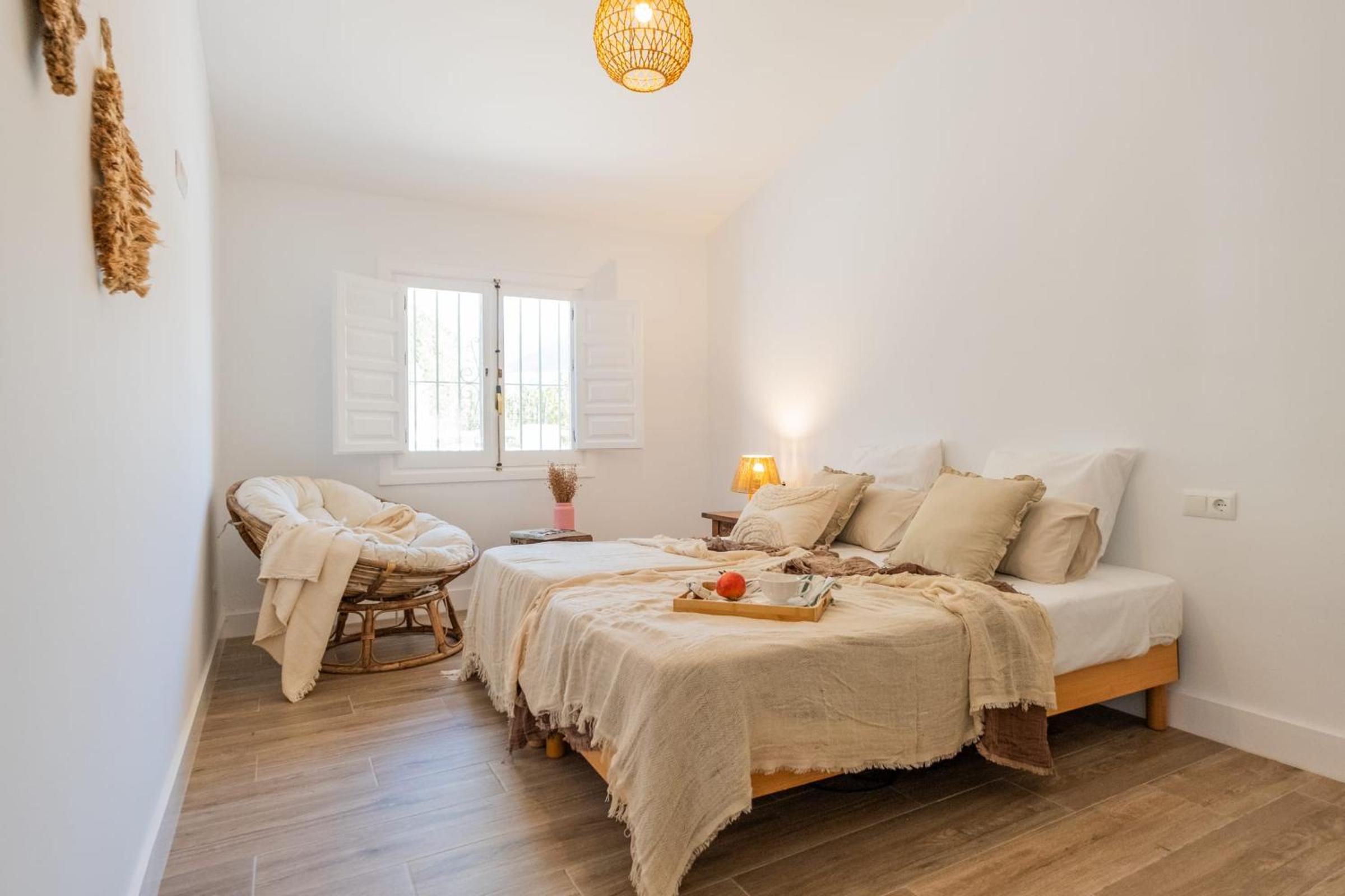 Villa Cayetana - Spacious 4-Bedroom Villa with Private Pool Terrace & BBQ