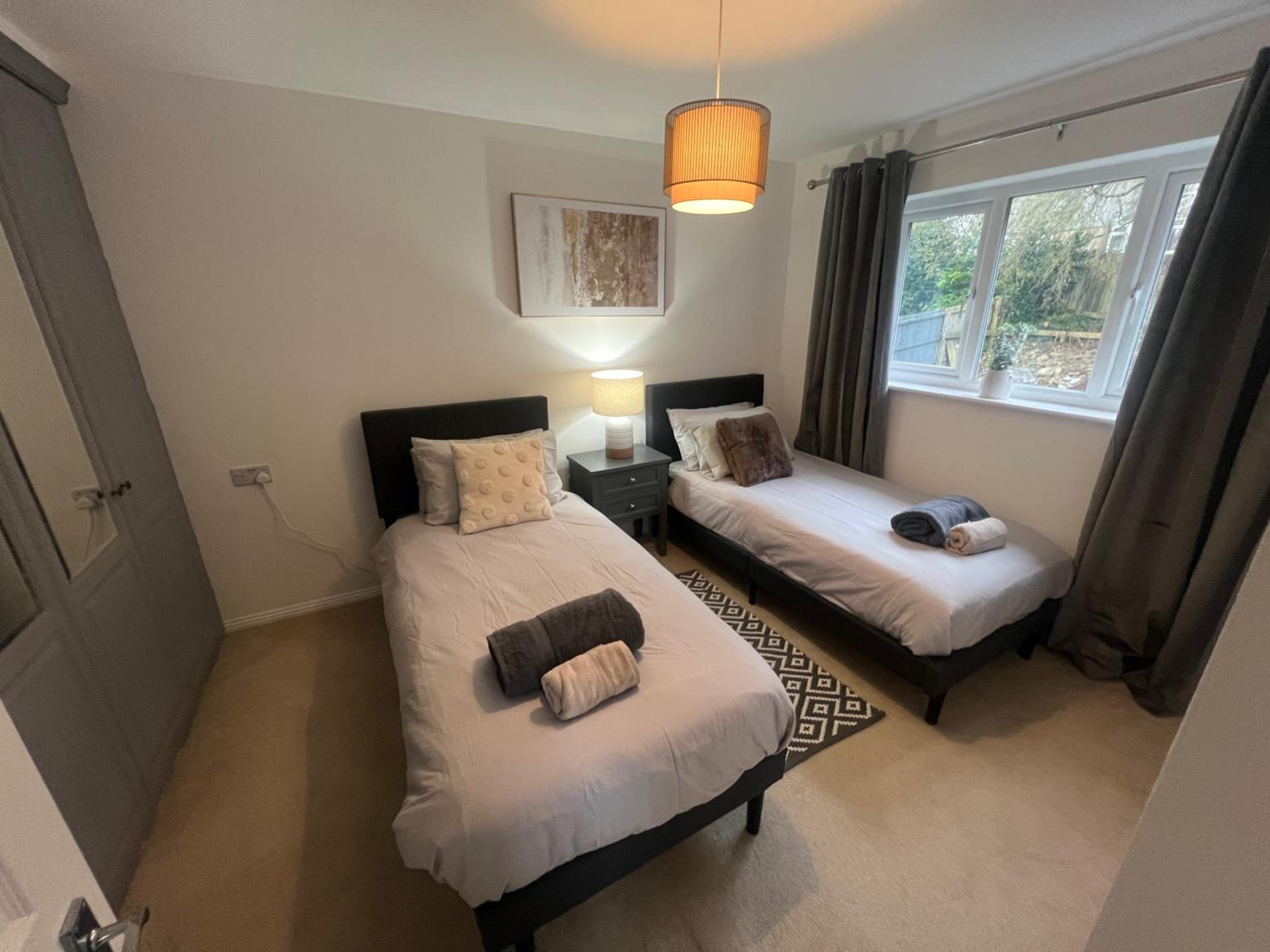 luxury house sleeps 8 view 5