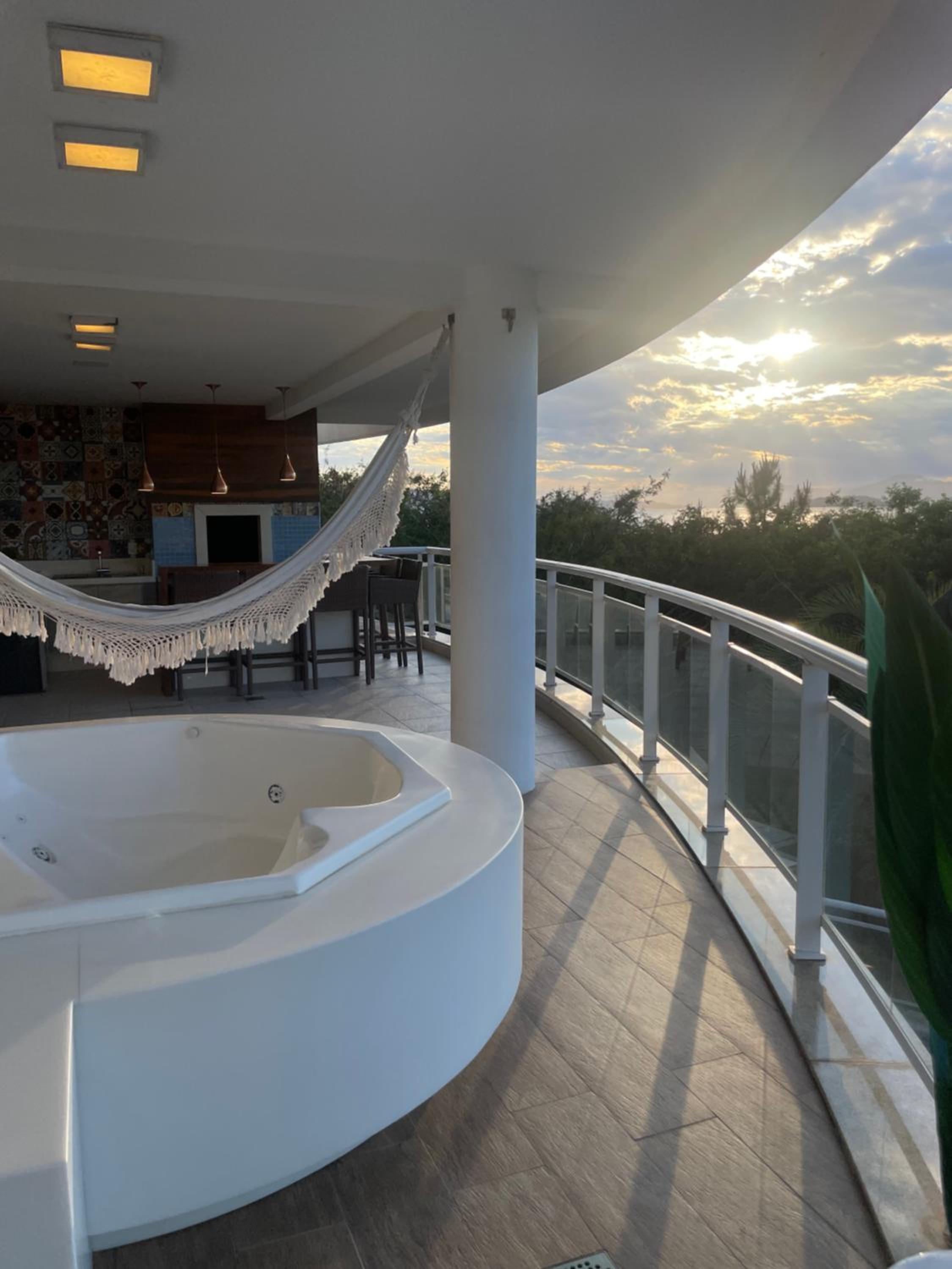 Apê Sunset - Marine Resort - 4 suítes - Jacuzzi