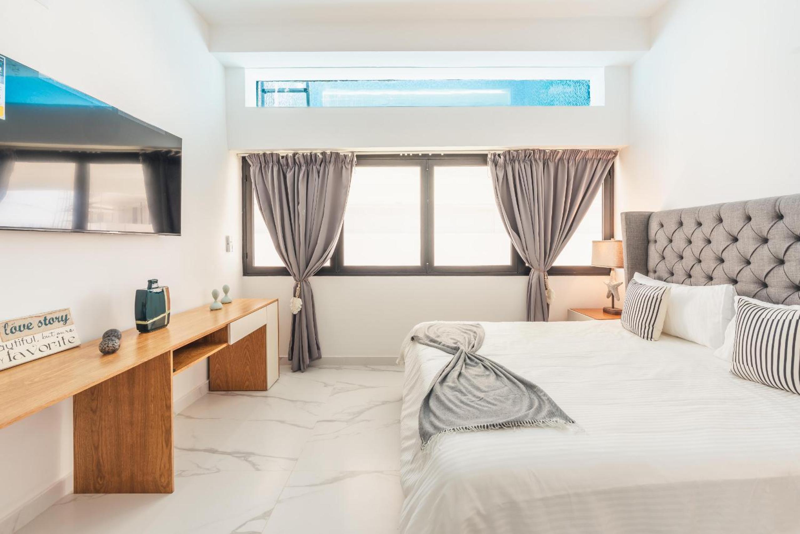 Cozy 2BR aparment with private pool view 5