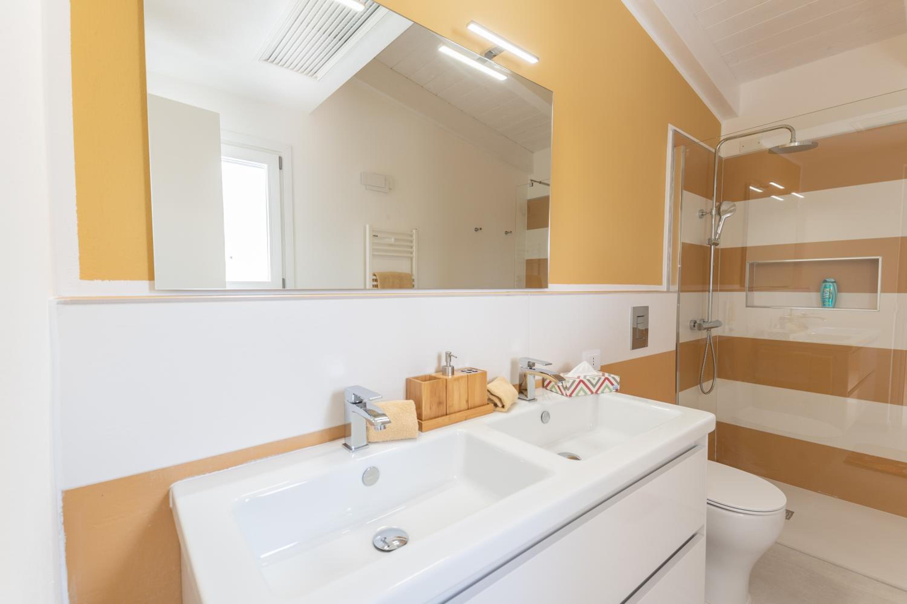 Capo Norax chambre de luxe avec jacuzzi à 250m de la mer