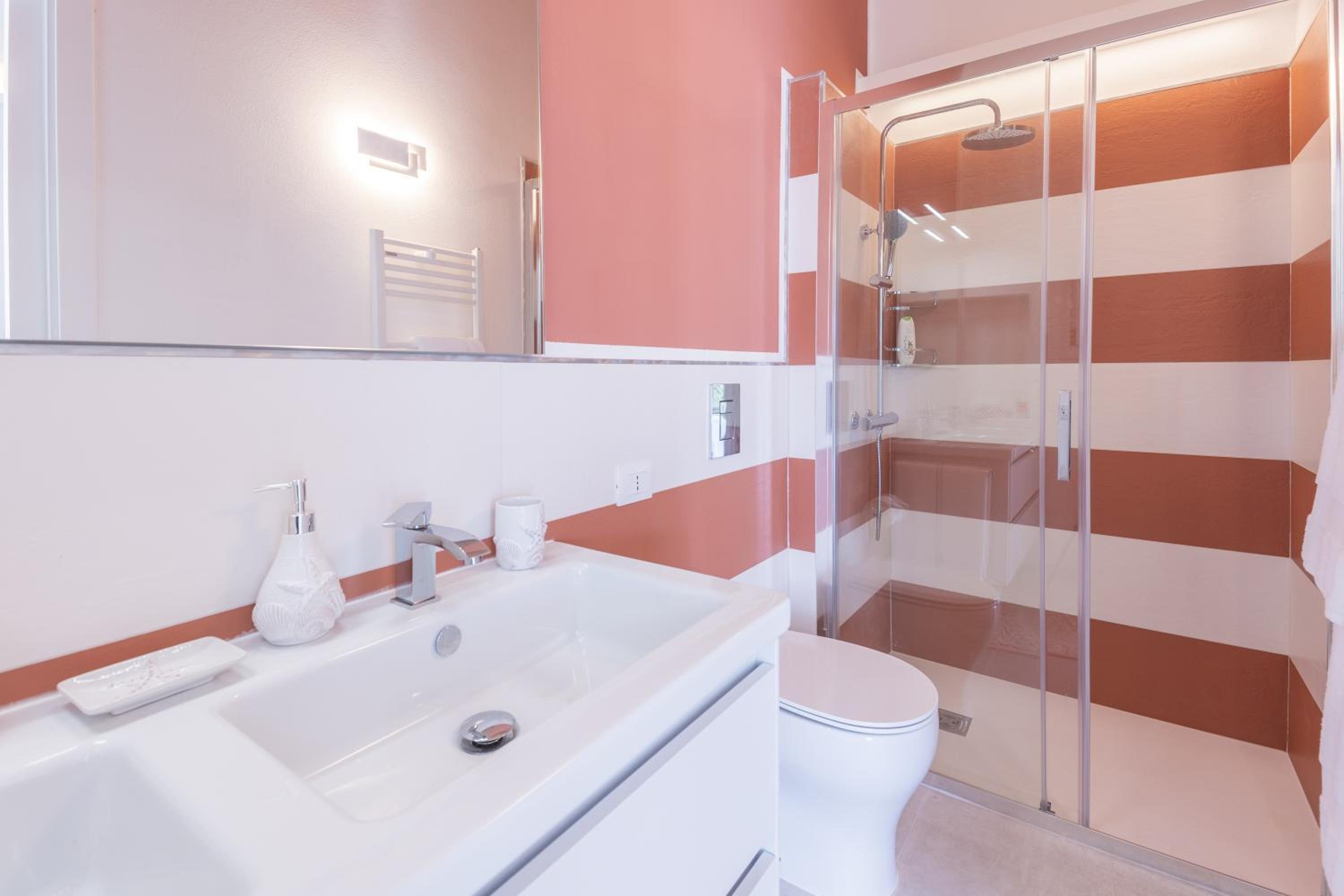 Capo Norax chambre de luxe avec jacuzzi à 250m de la mer