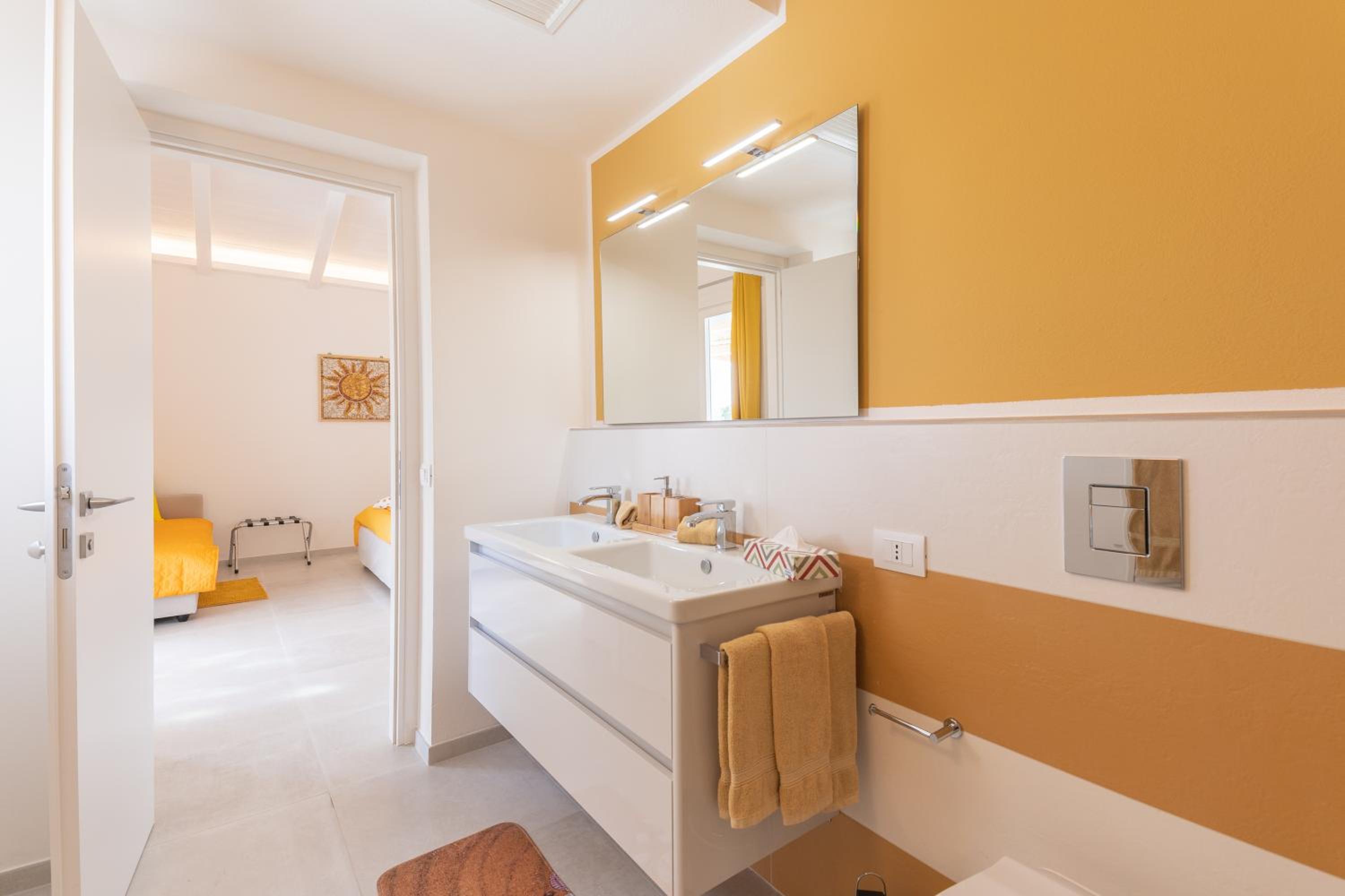Capo Norax chambre de luxe avec jacuzzi à 250m de la mer