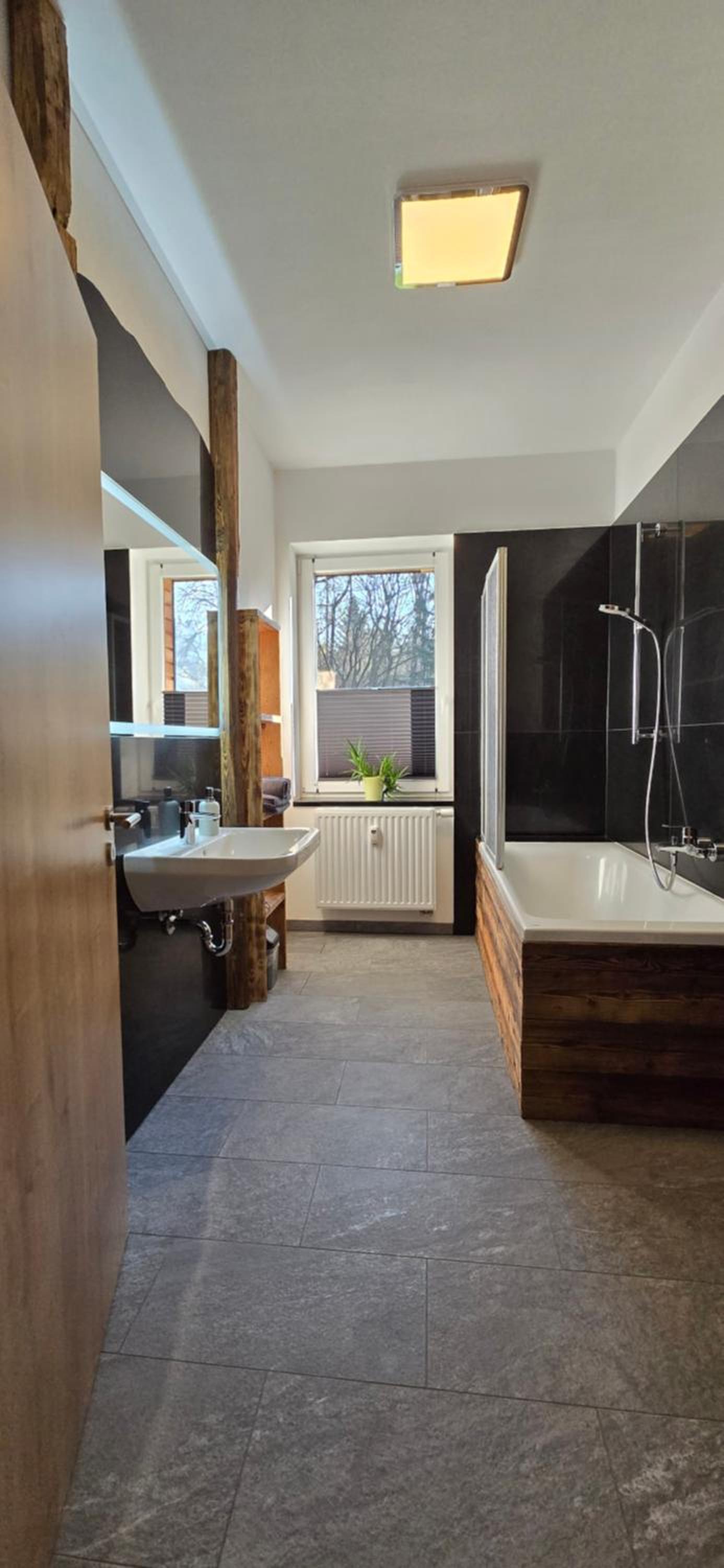 Gastehaus Hirschstein - Hochwertige Ferienwohnung in sehr ruhiger Lage direkt am Fluss Goltzsch - Property Image 6