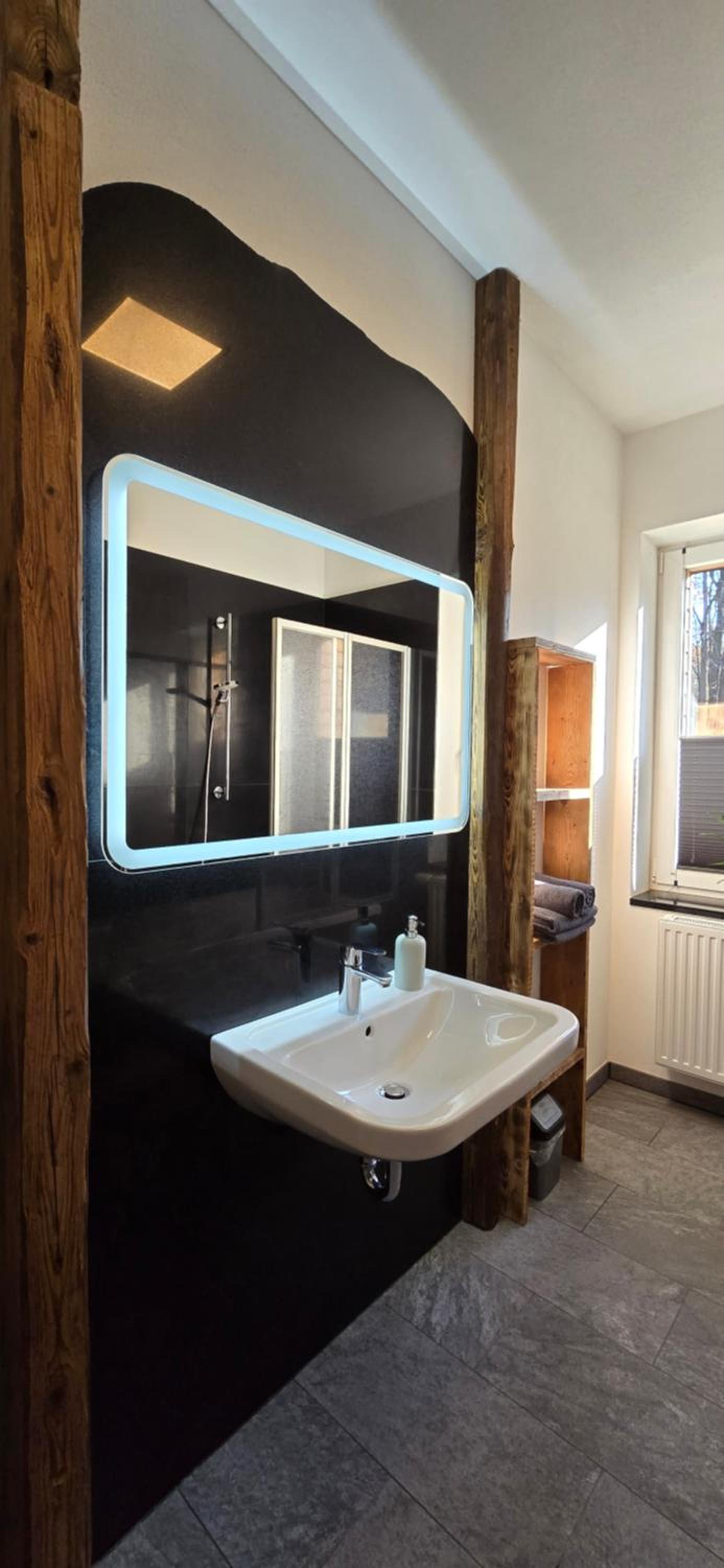 Gastehaus Hirschstein - Hochwertige Ferienwohnung in sehr ruhiger Lage direkt am Fluss Goltzsch - Property Image 5